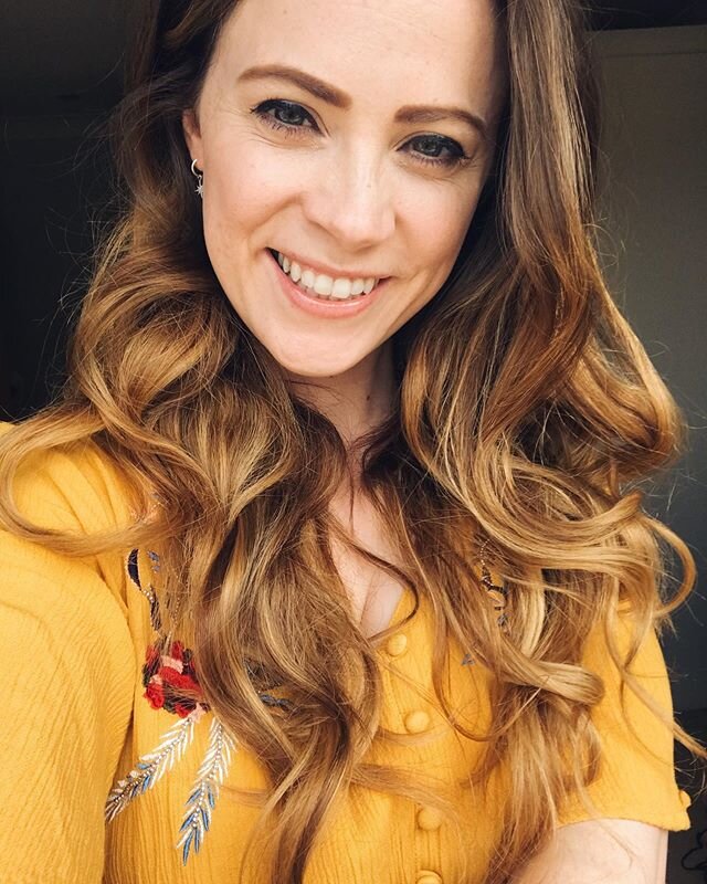 Instead of workout leggings and an old tee, today I put on a dress the colour of sunshine and felt instantly better (face-timing my beautiful @r.j.brookes and @amylouisecraig helped too).