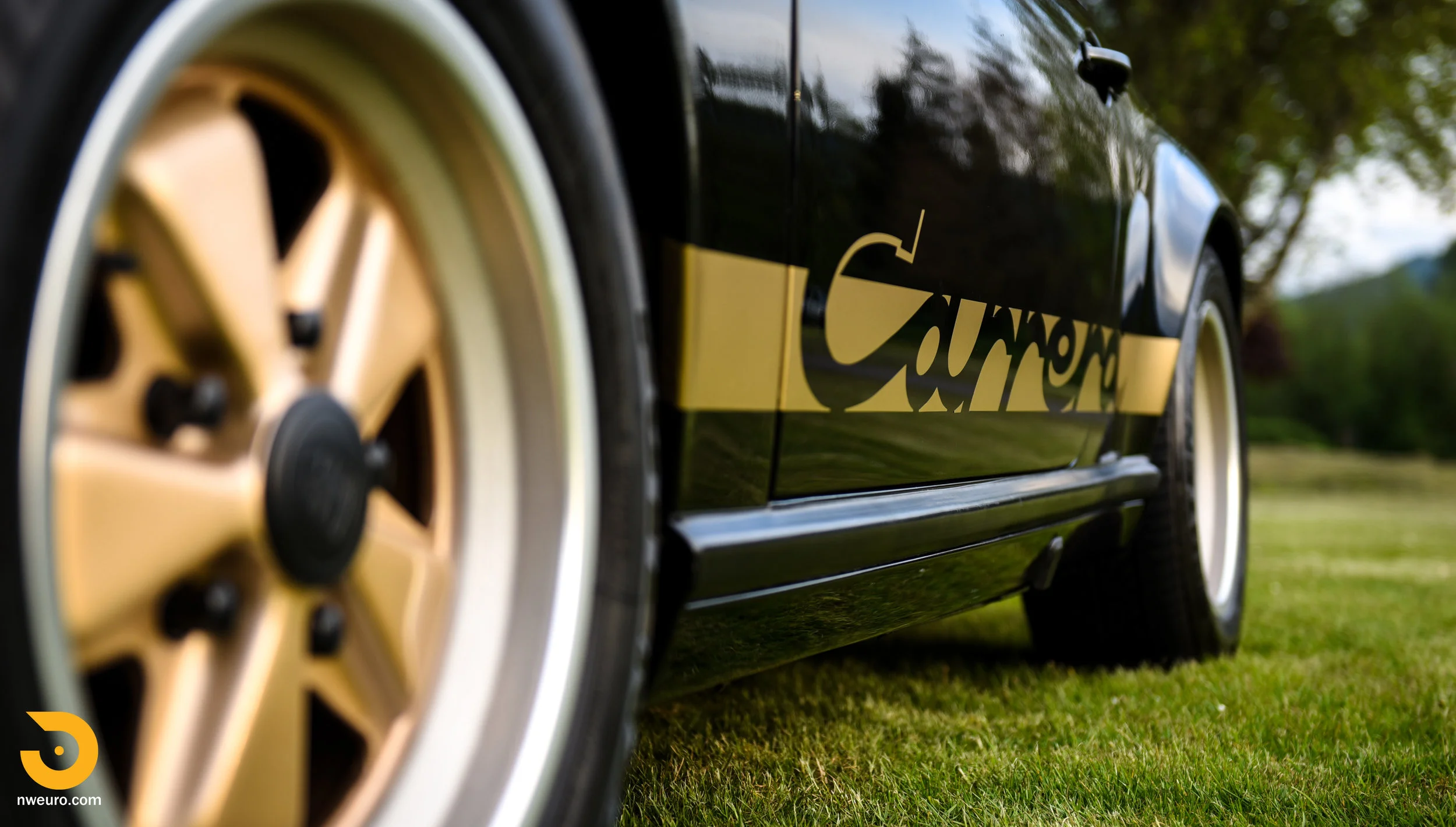 Imagine pulling up to Studio 54 in this...