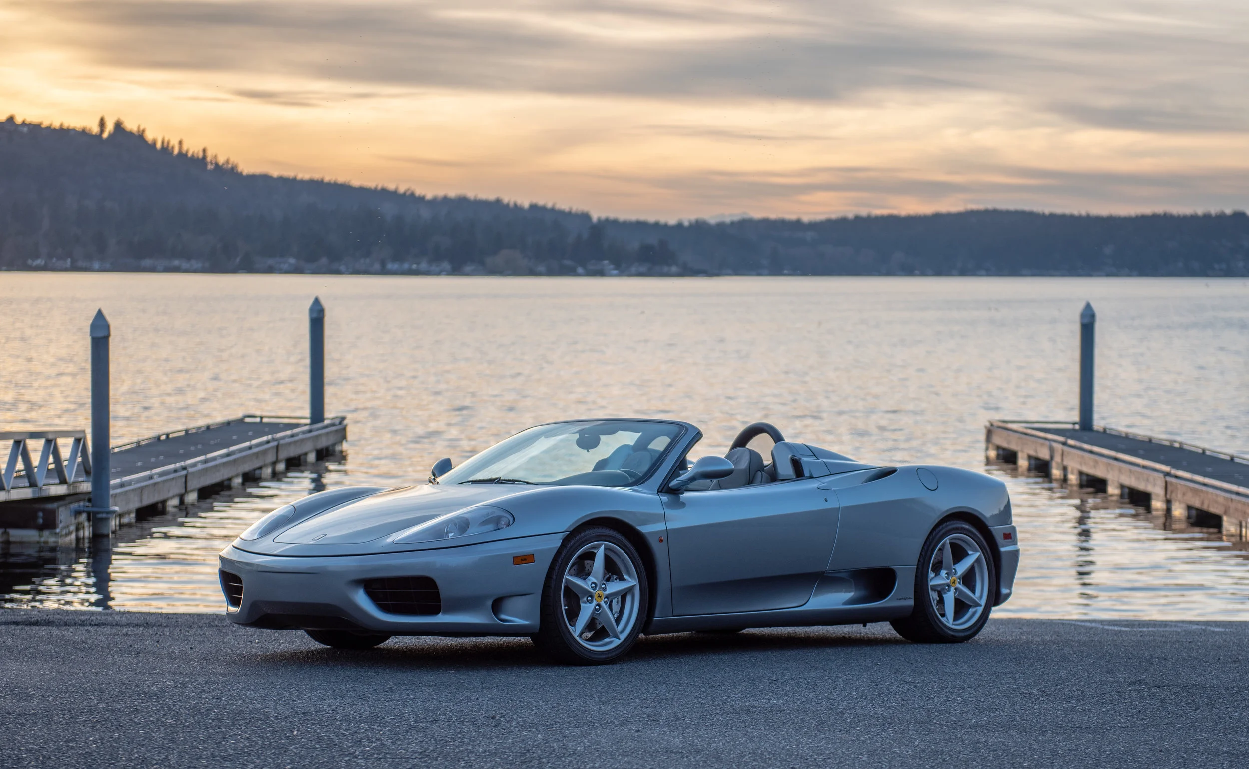 2001 Ferrari 360 Spider-1.jpg