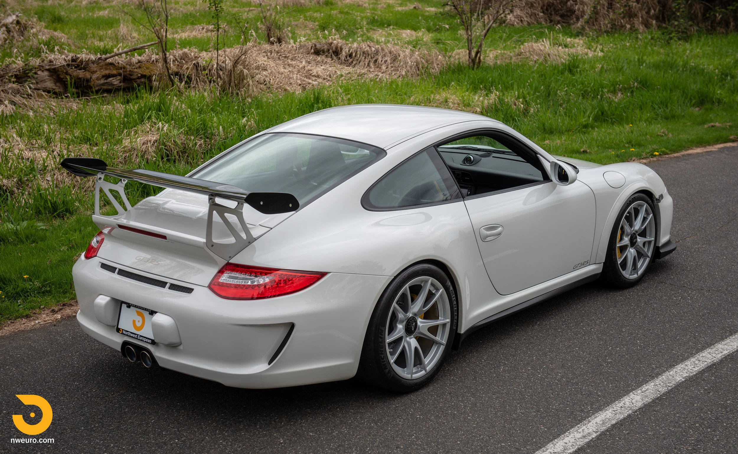 Less Is More - Graphic Delete 2011 Porsche GT3 RS