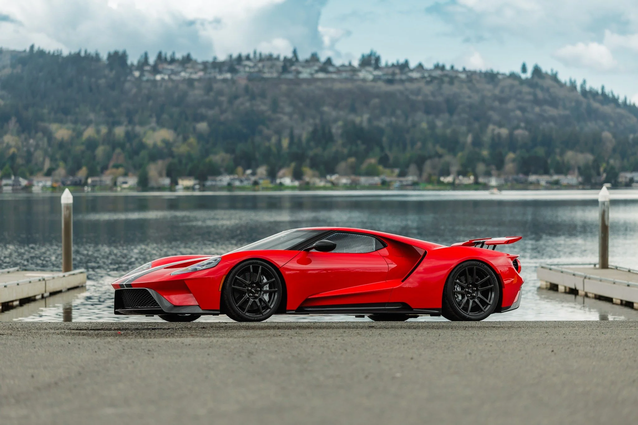 1 of 50 produced in 2022, this Carbon Series Ford GT is still brand-new, with only delivery miles! The second-generation Ford GT uses a low-drag teardrop cockpit with a mid-mounted twin-turbocharged V6 engine, resulting in a design that's nothing sho