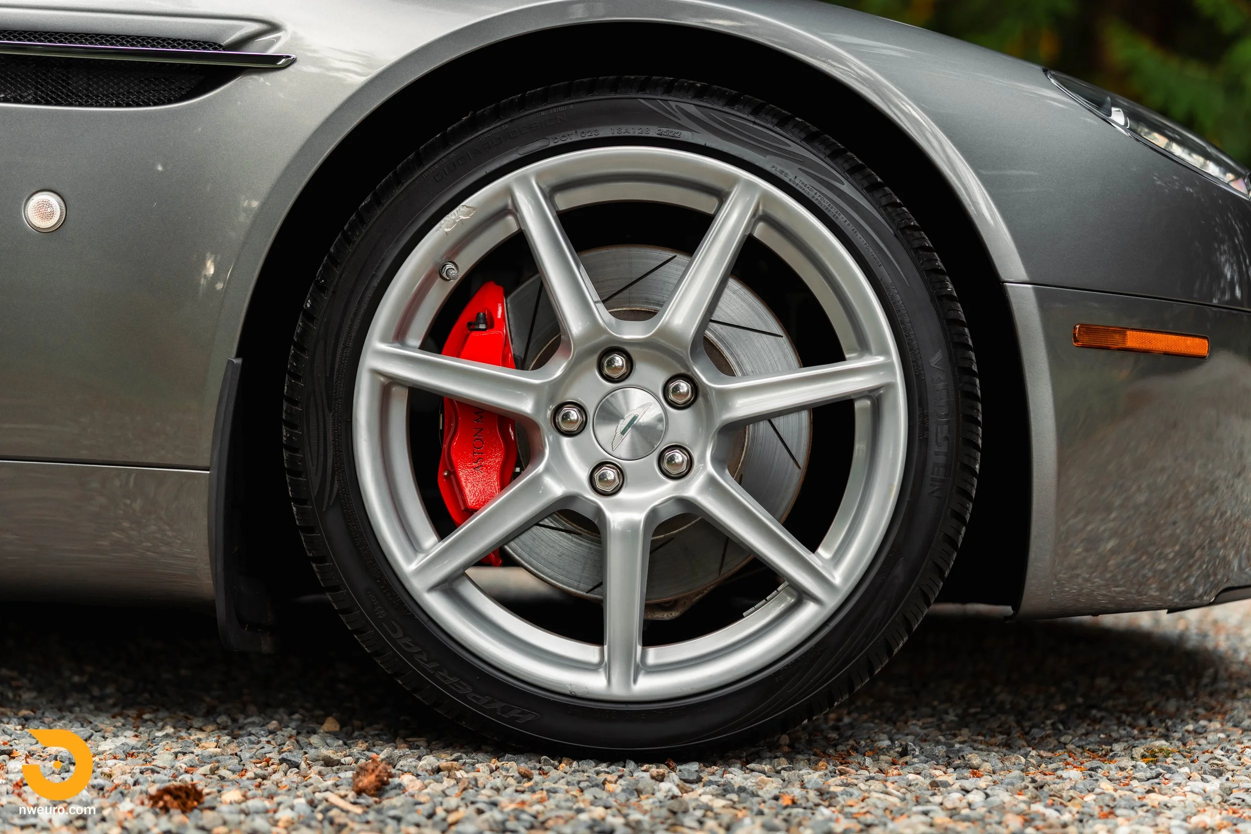 2007 Aston Martin V8 Vantage-4.jpg