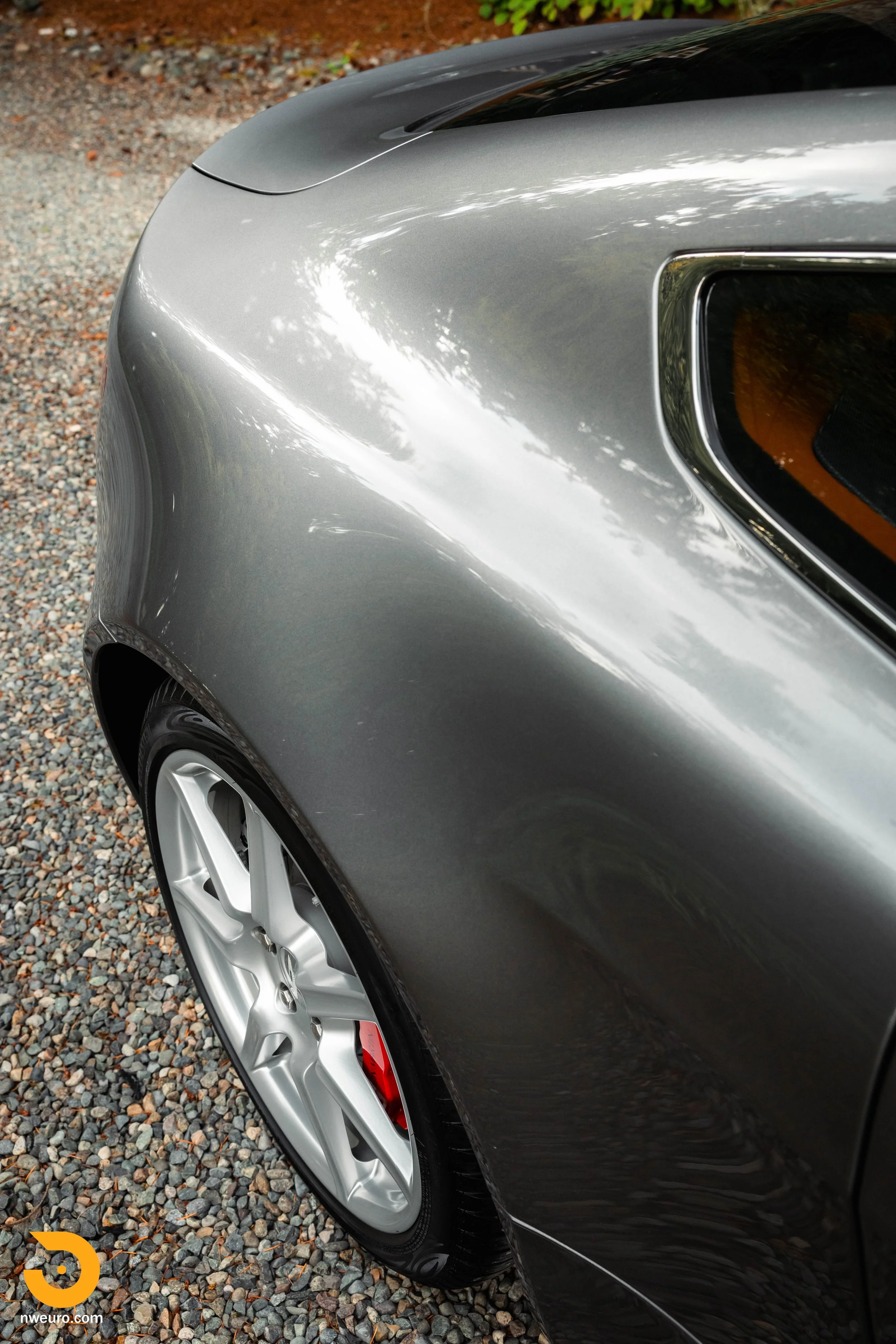 2007 Aston Martin V8 Vantage-18.jpg