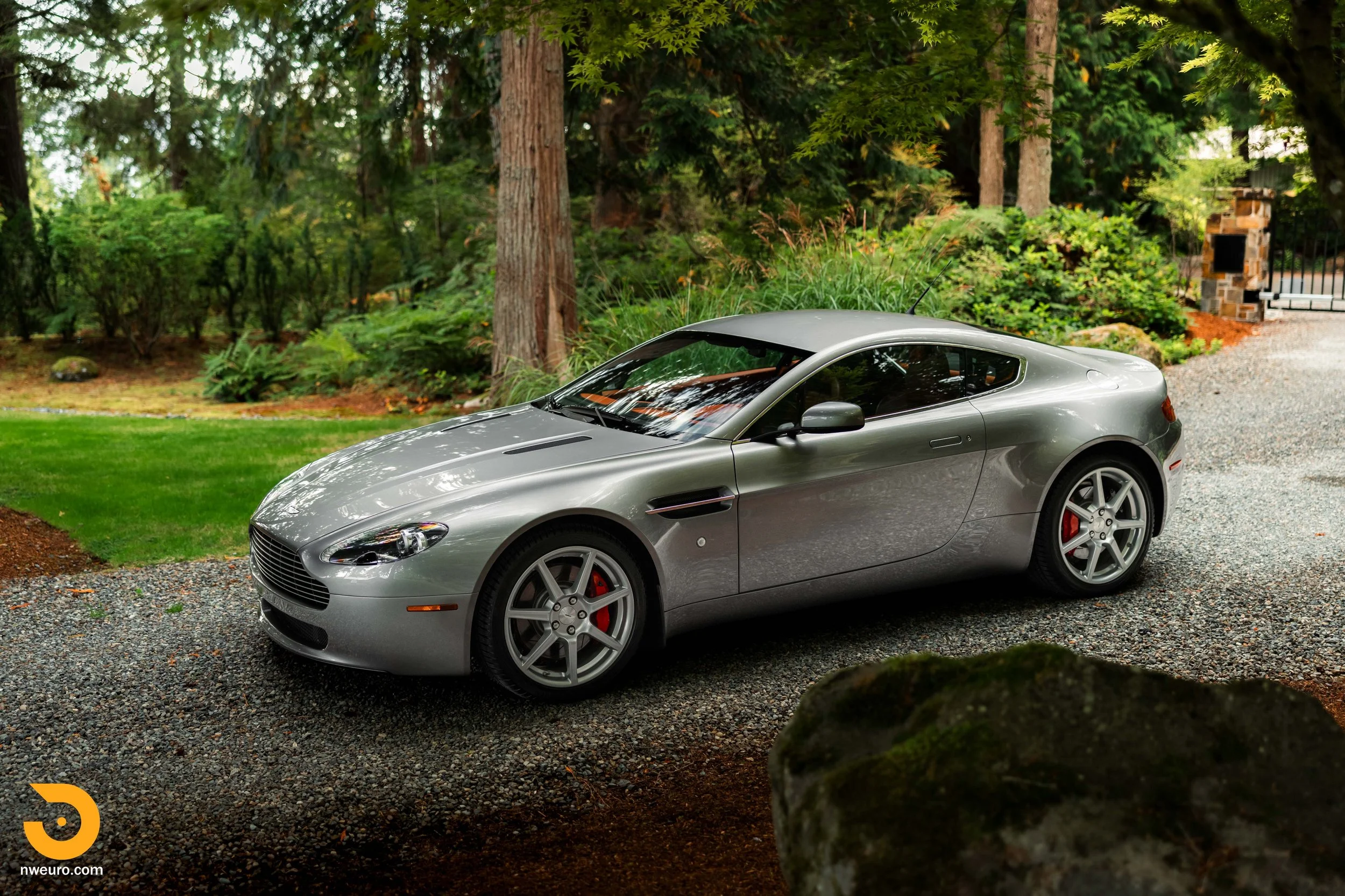 2007 Aston Martin V8 Vantage-38.jpg