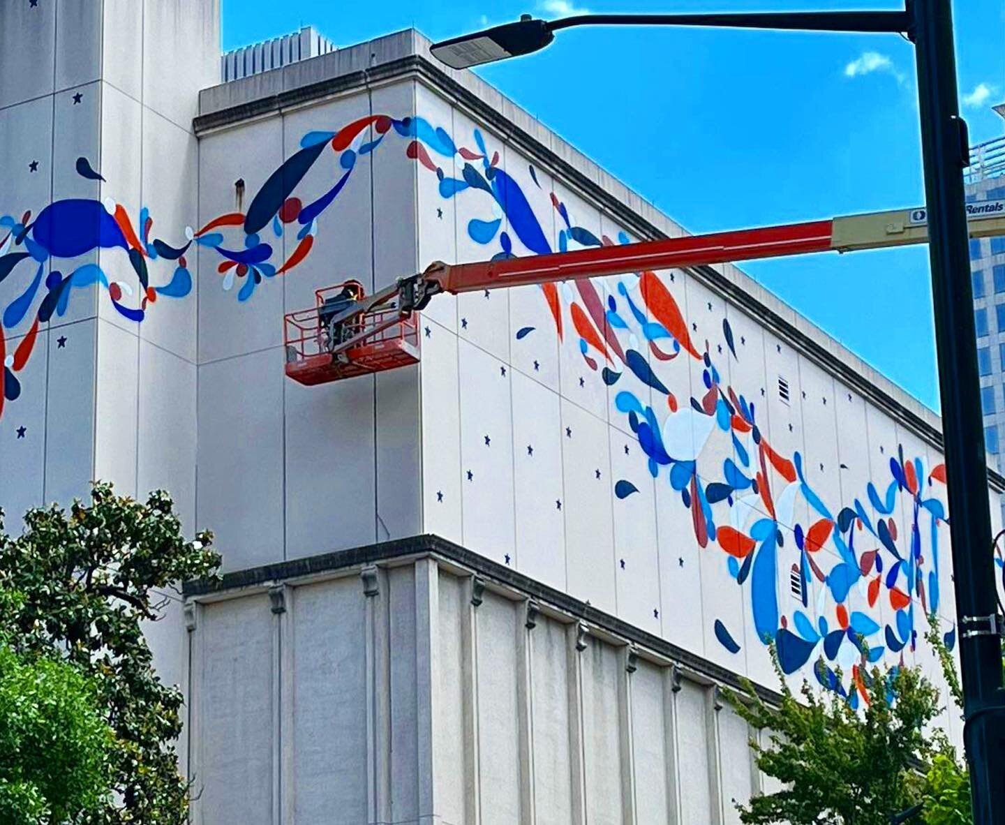 @gfb3 color bombing our city all day everyday! 🥰I love the way this project is turning out for my client. 
❤️🧡💛💚💙💜 

#Repost @midtown_atl
・・・
Midtown Artist in Residence @gfb3 is putting the finishing touches on his installation &ldquo;Follow t
