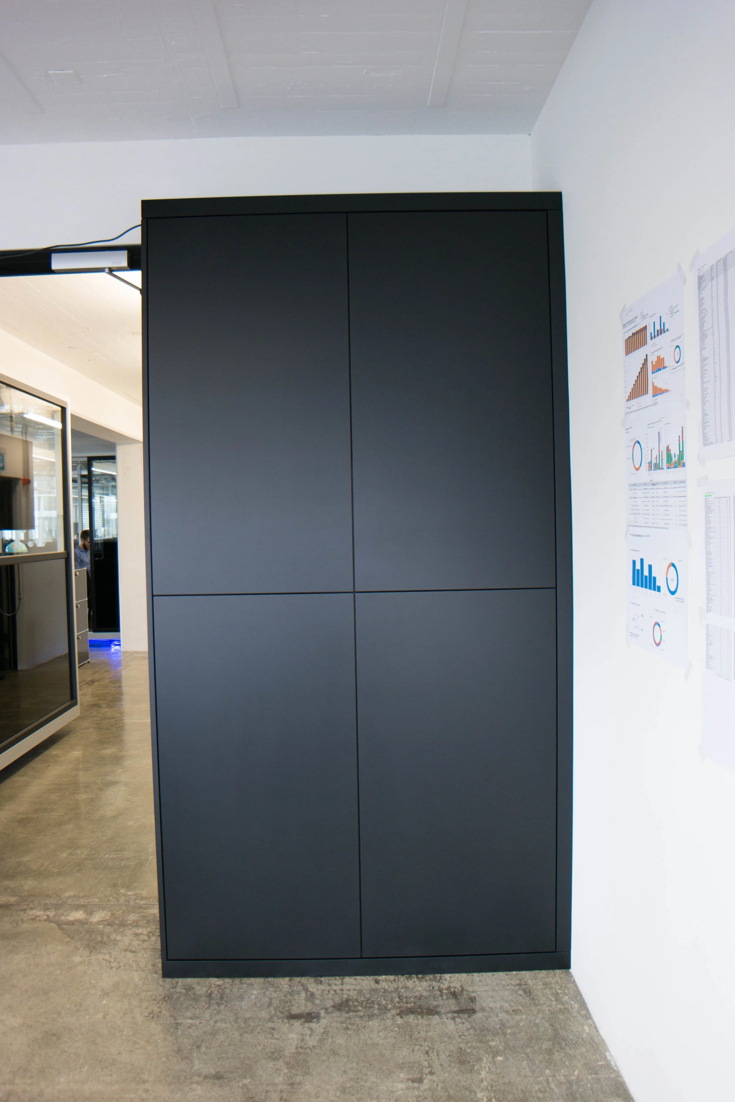 Akten-/Garderobenschrank, Fronten MDF matt lackiert