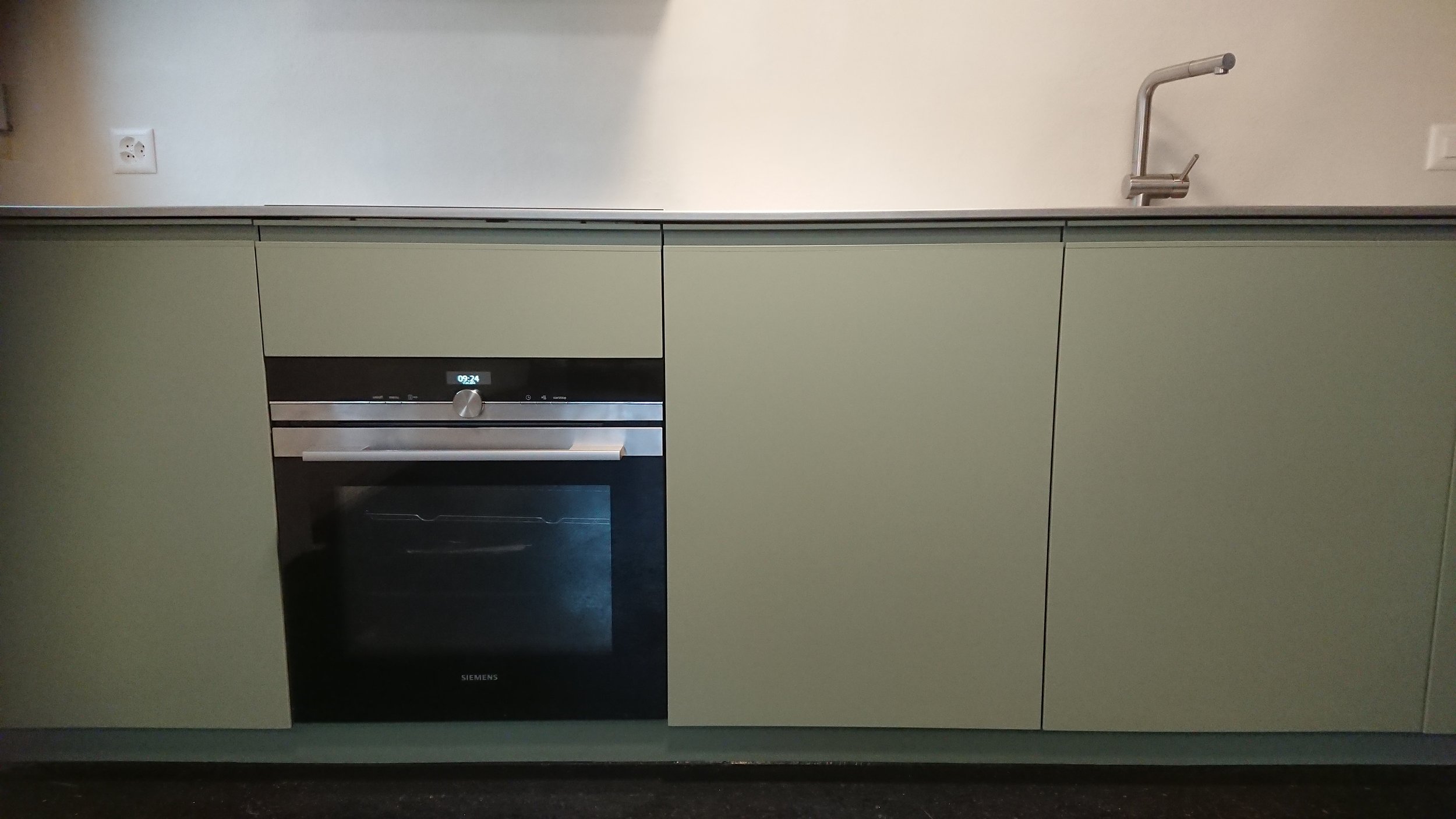  Fronten Lack mit Edelstahlabdeckung 