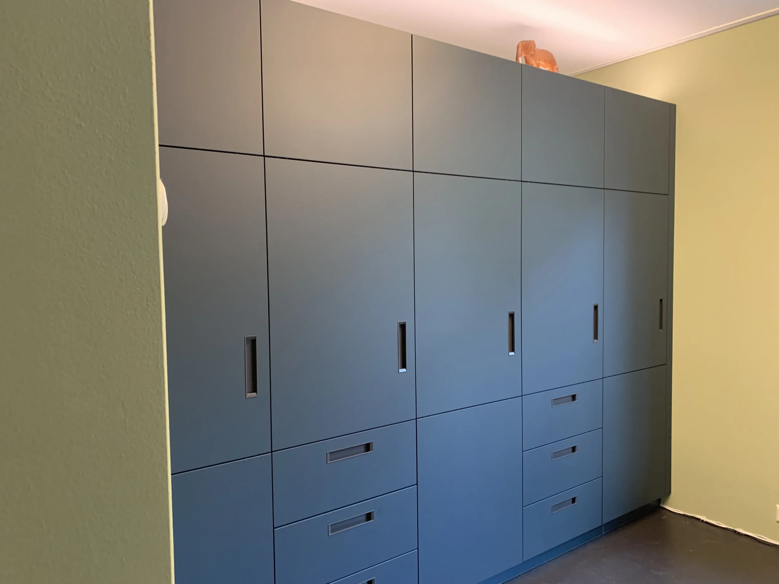  Kleiderschrank Lackfront  