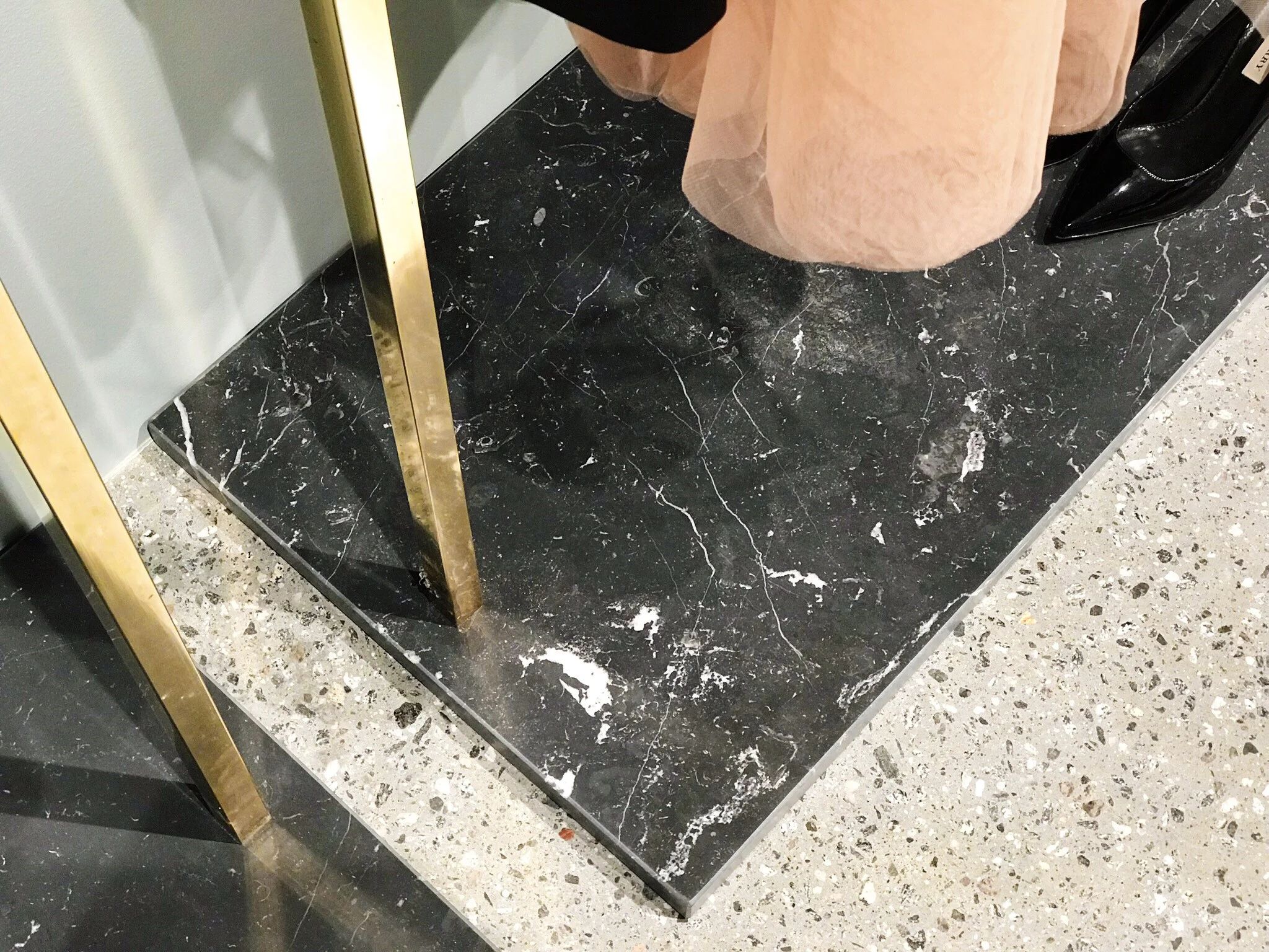 Detalj stativ marmor.jpg
