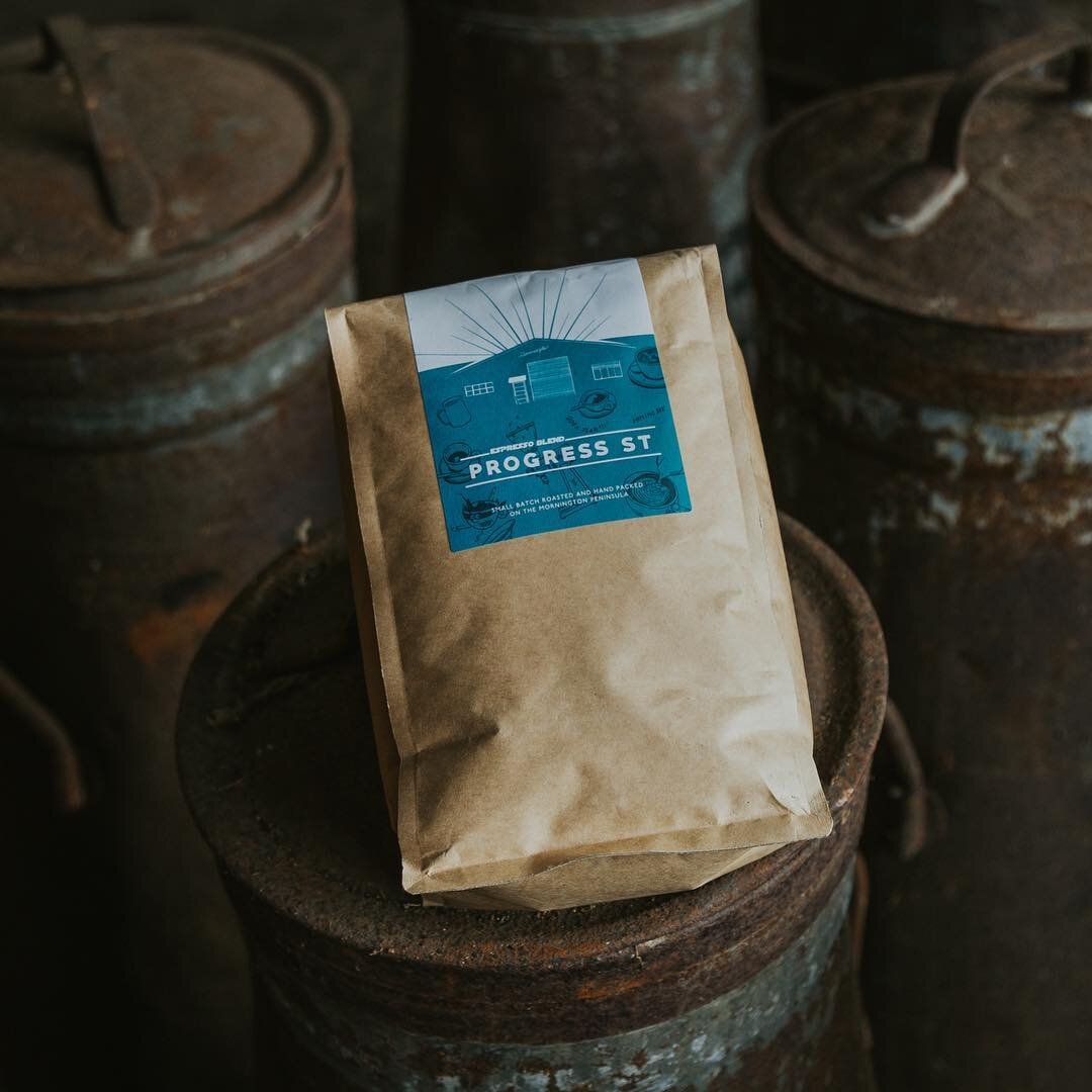 The gooood stuff! Small batch roasted by none other than @commonfolkcoffee , this blend is an instant crowd pleaser, for black coffee drinkers and latte lovers! We&rsquo;re tasting milk chocolatey goodness and berries in our cup 🍫🍓