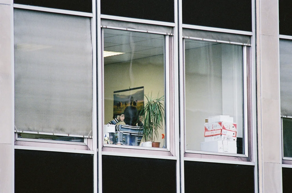 W, Paris 2004 - Les présences désagrégées, Paris 1998-2000 - Photographie Silvana Reggiardo