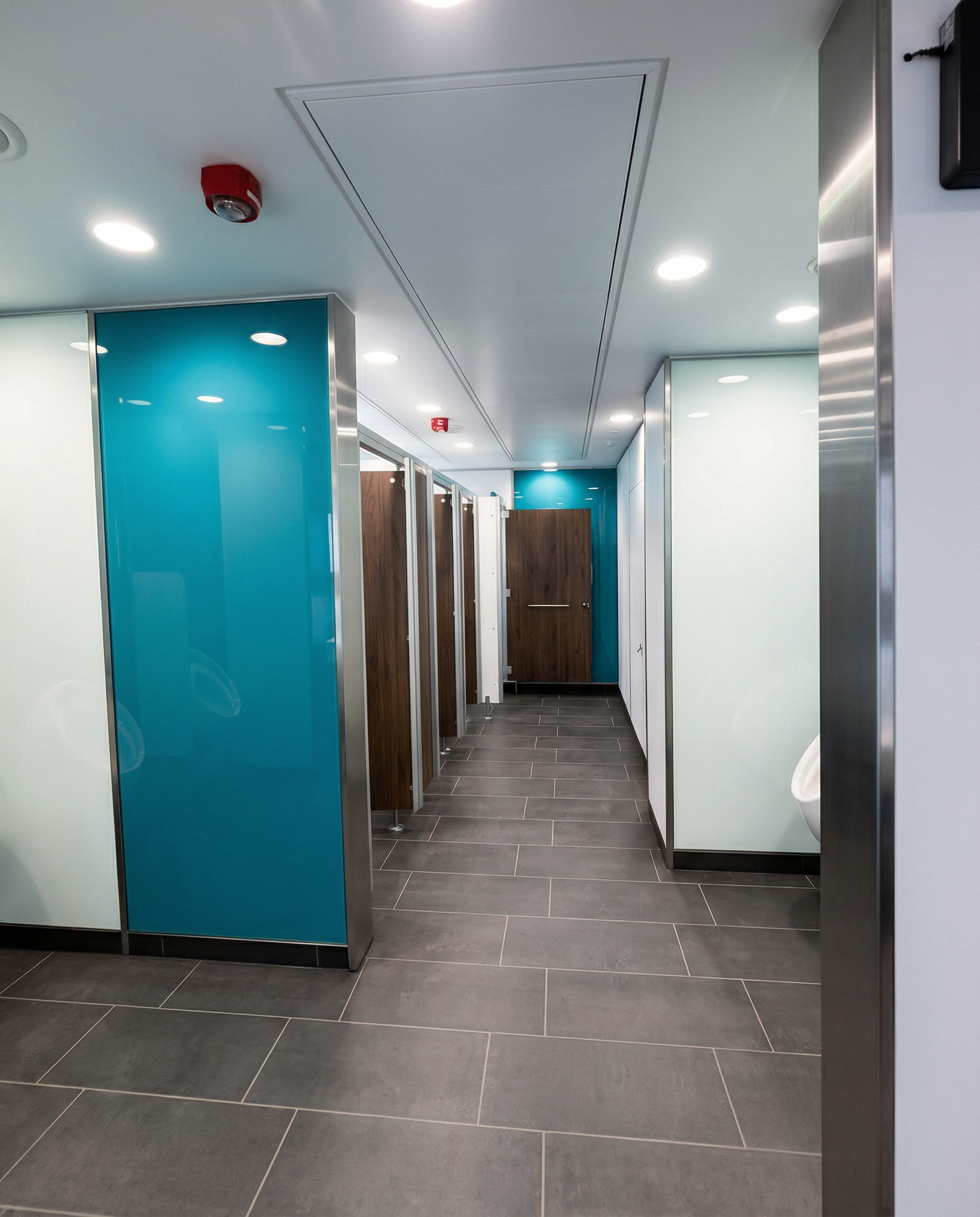 Pier 4 toilets Gatwick