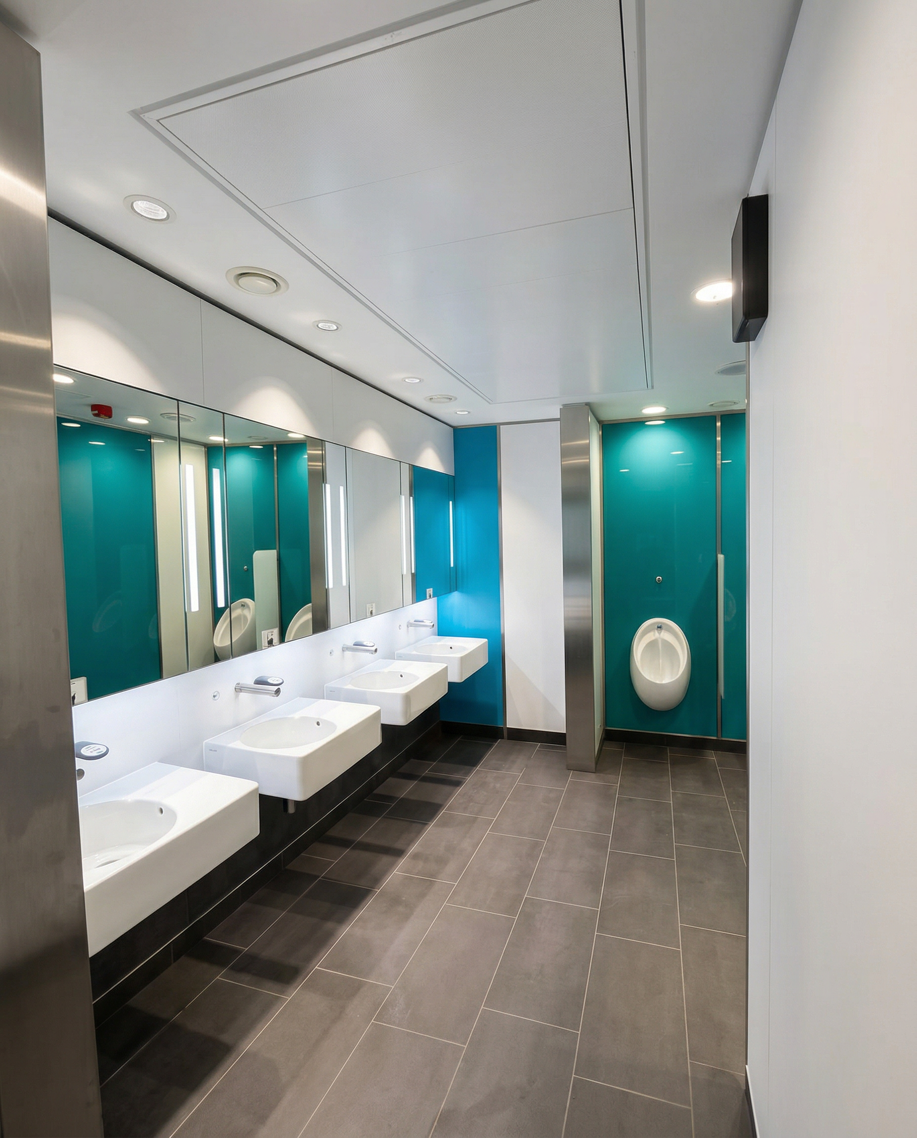 Pier 4 toilets Gatwick