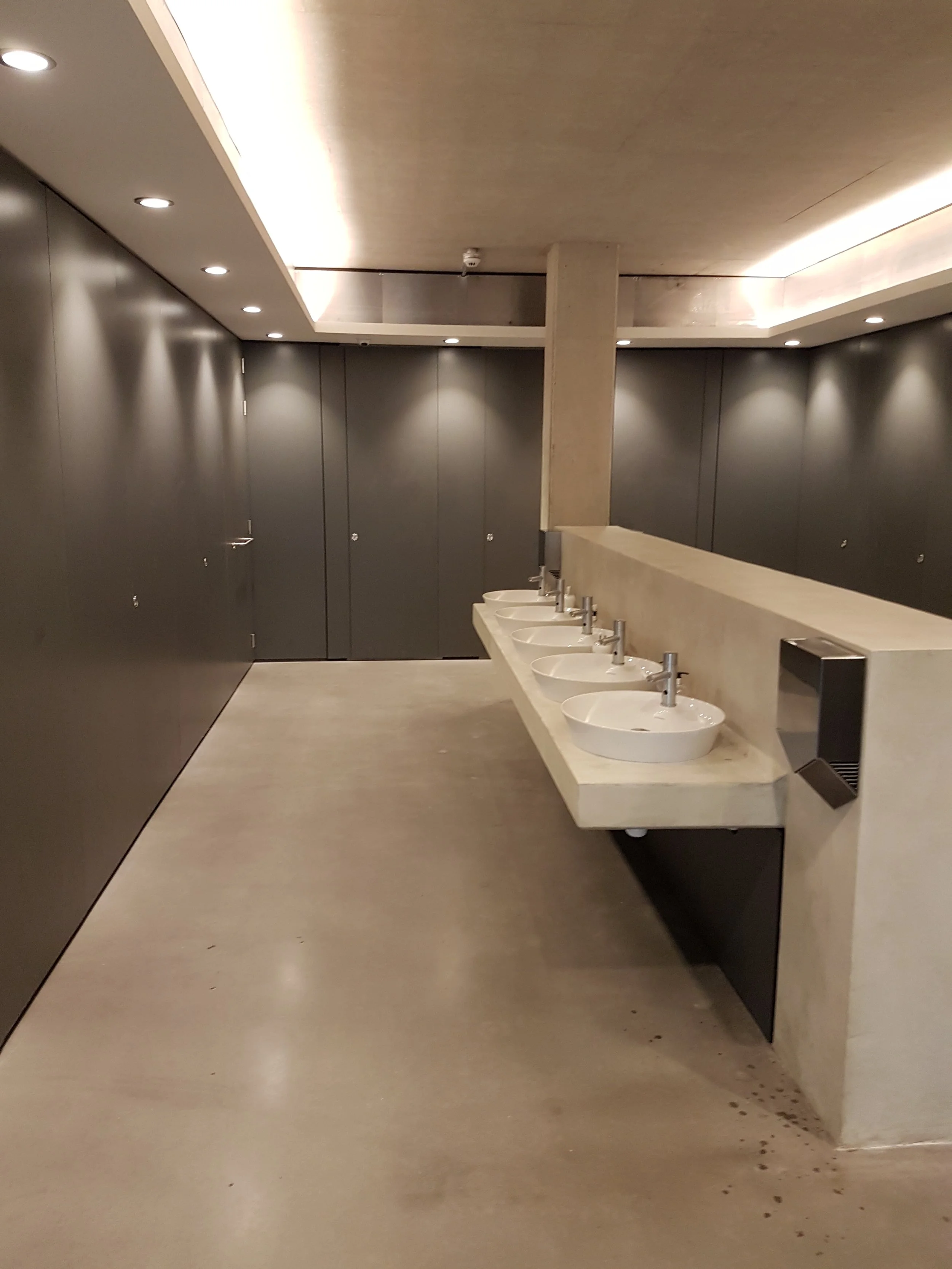 i360 Toilets