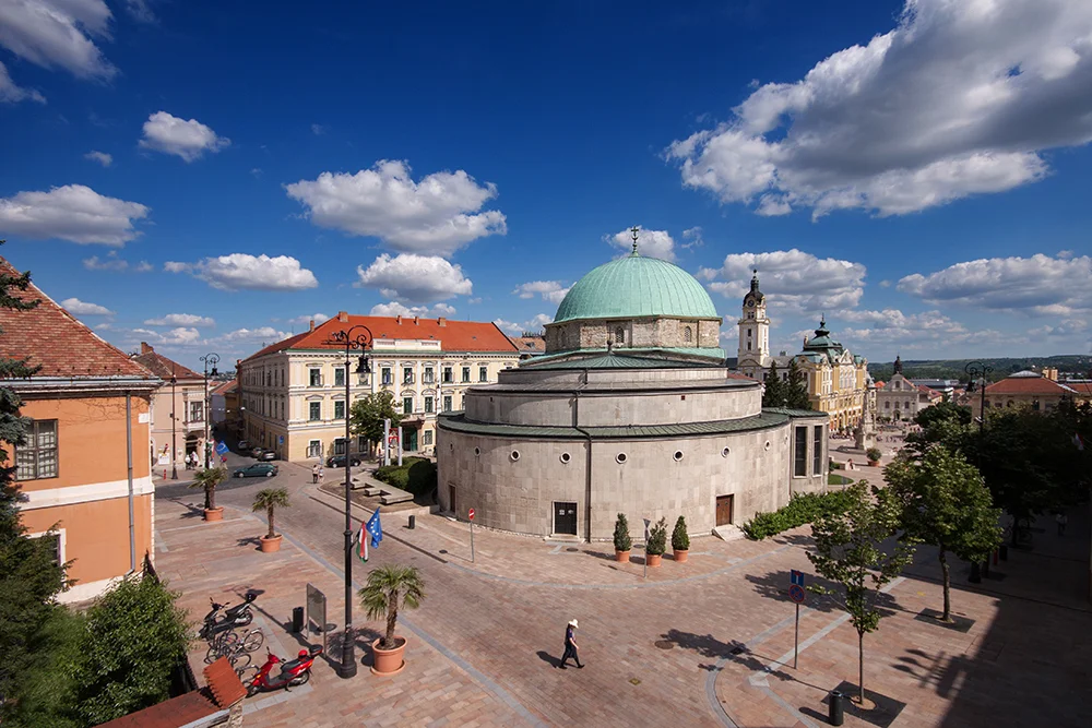 Dzsámi, Pécs