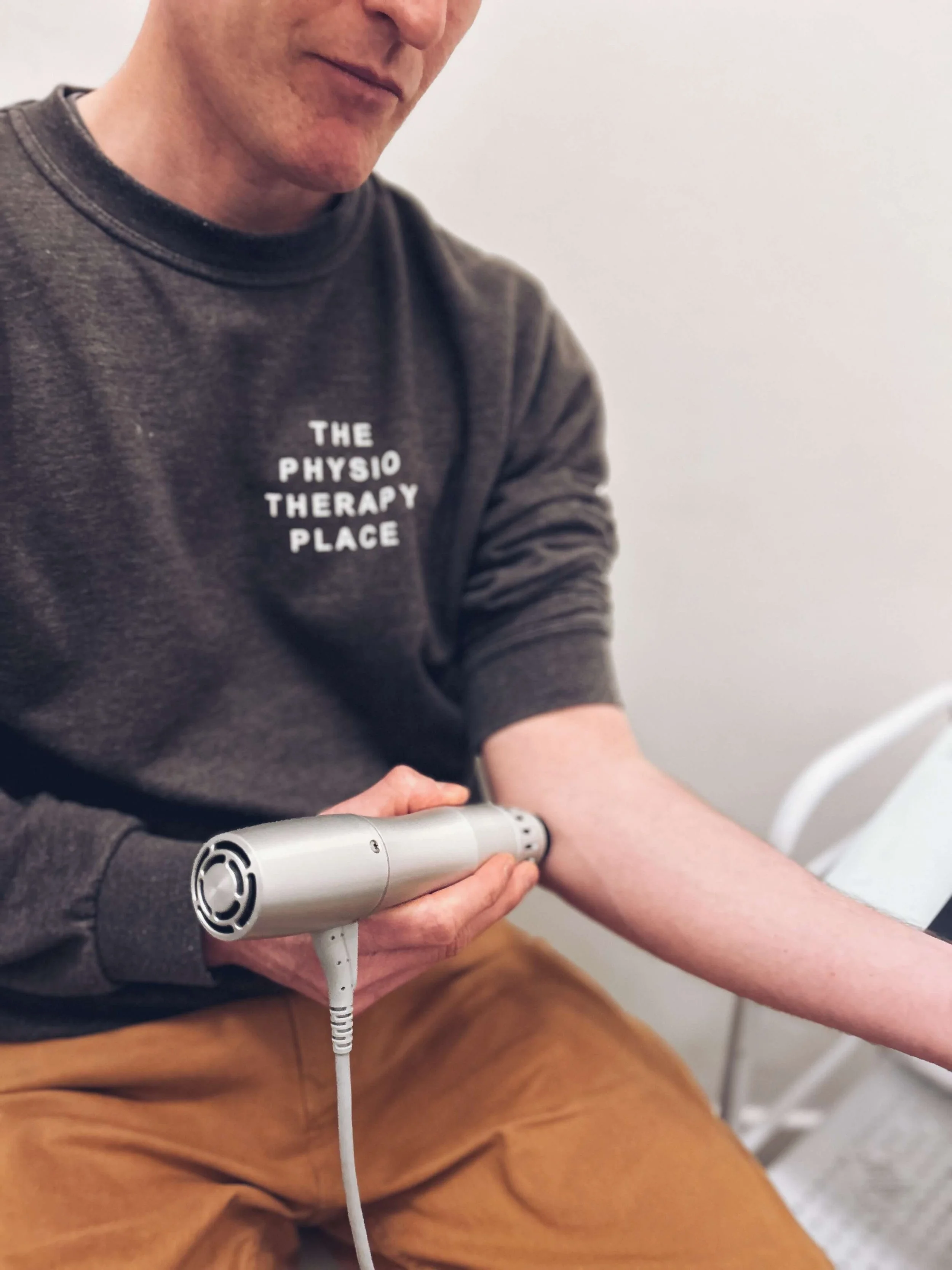 The Benefits of Shockwave Therapy for Golfers Elbow