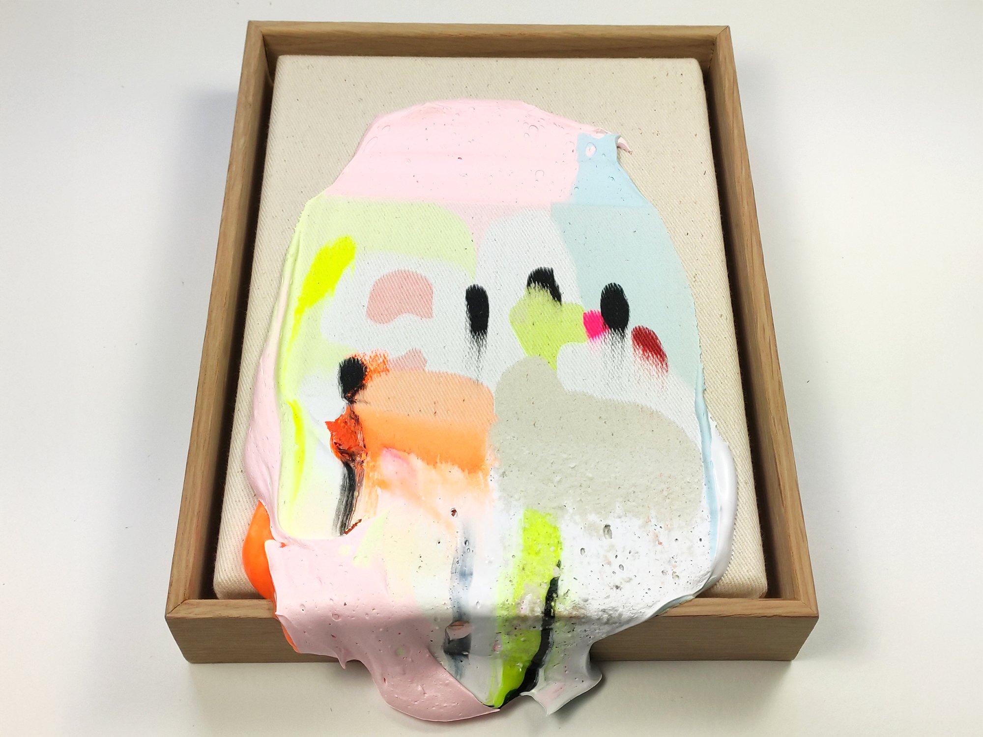 Left side view of Karen van de Vliet’s Poppie painting, highlighting the thick acrylic textures and rounded, built-up forms