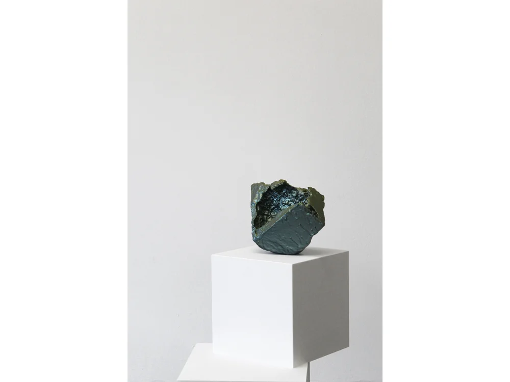 Digital-substance-6--polystyreen,-acryl,-fibreglass,-Alkyd-resin-h.-24-x-br.-23-x-l.35-cm,-2018.jpg