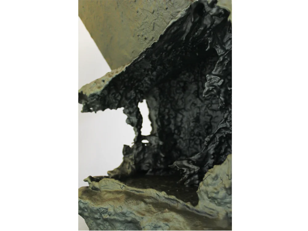 Digital-substance-1detail1-polystyreen,-acryl,-fibreglass,-Alkyd-resin-h.-83-x-br.-43-x-l.-40,5-cm,-2018.jpg