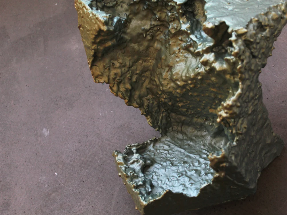 Digital-substance-8detail2-polystyreen,-acryl,-fibreglass,-Alkyd-resin-h.-26-x-br.-30-x-l.-36-cm,-2018.jpg