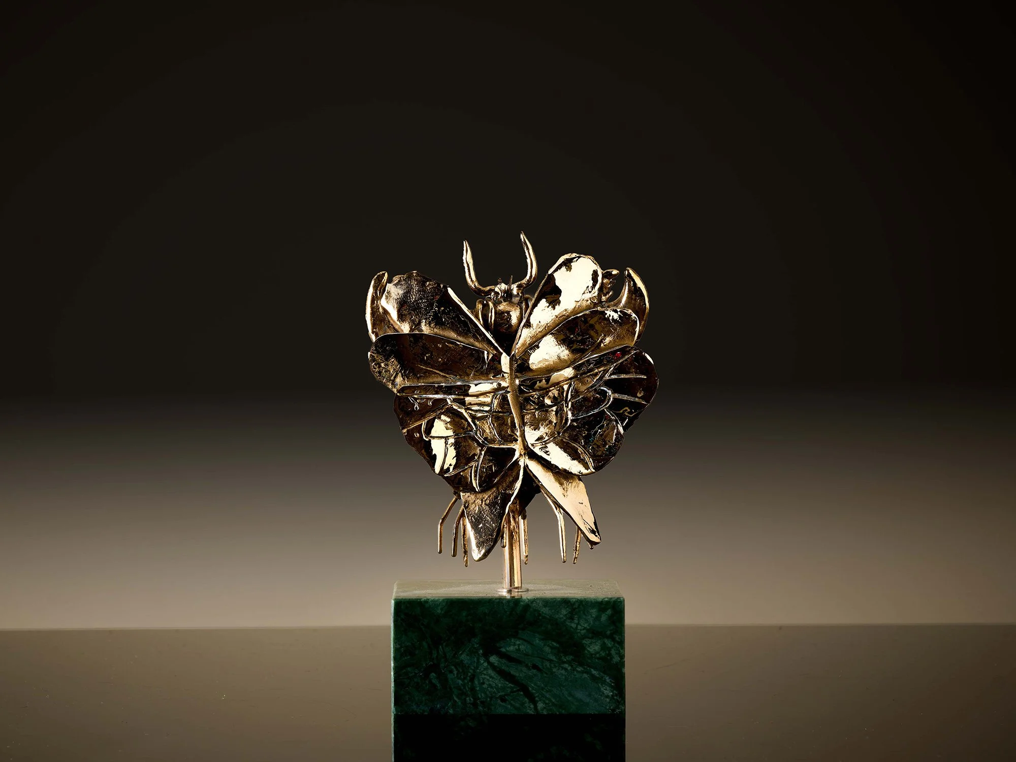 Walking-Flower-Jeske-haak-bronze-marble-2024-2.jpg