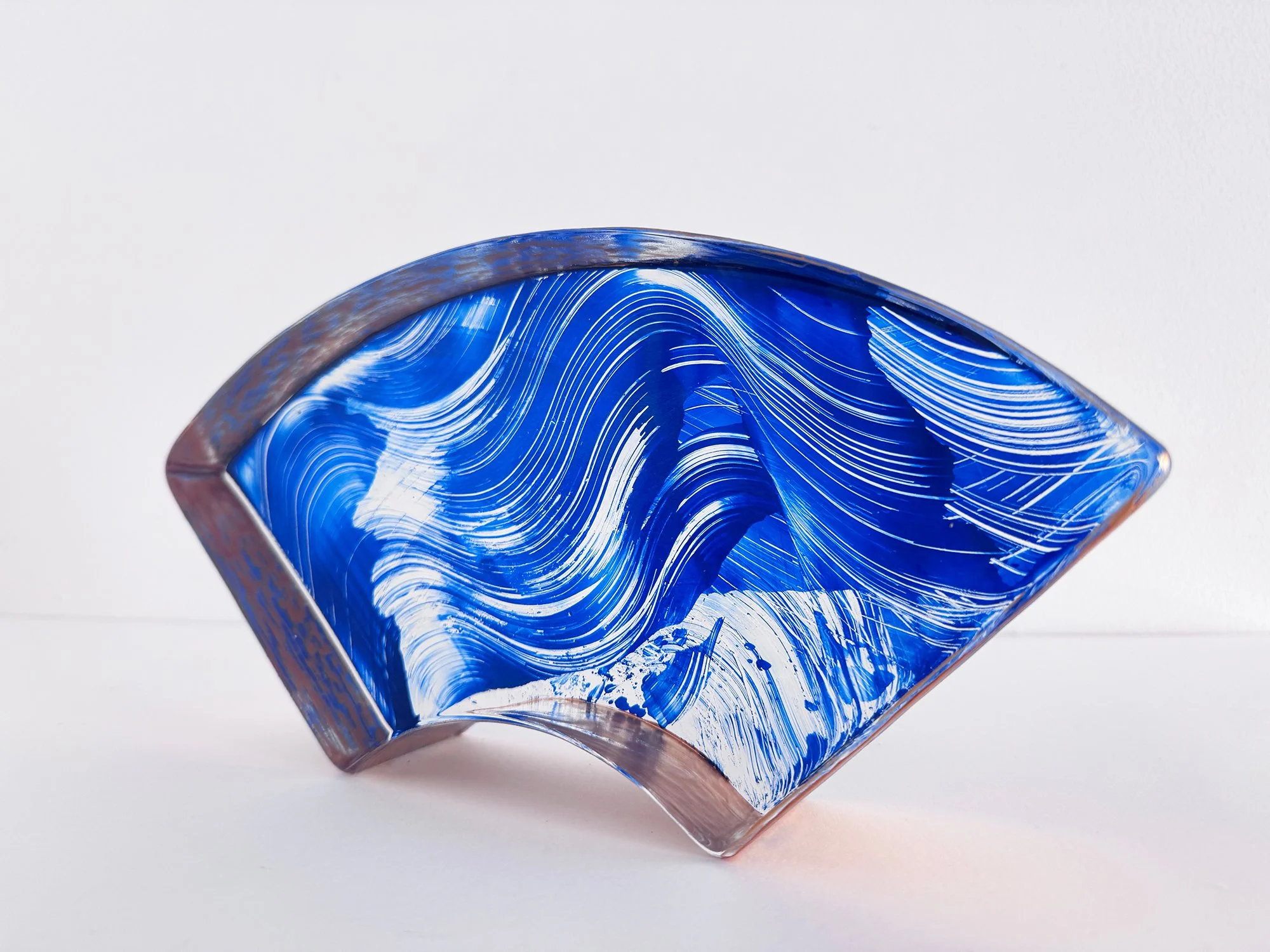 Right side view of Spatial Shade Segment I by Lisette Schumacher, showing the glass edge and curved architectural form.