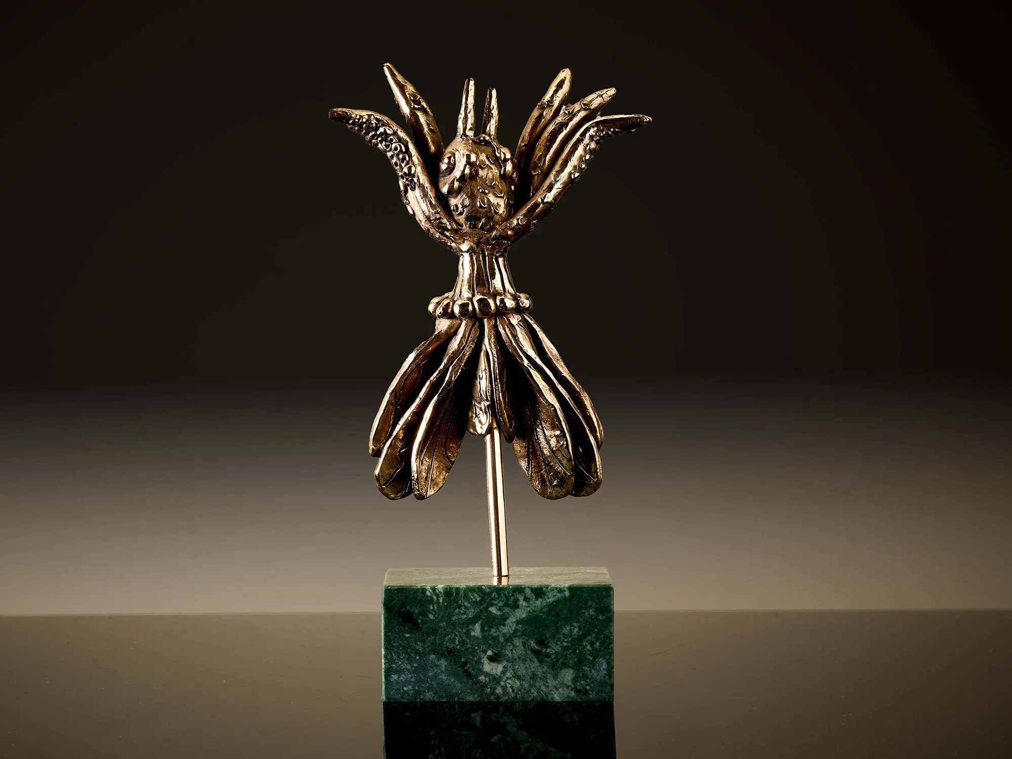 Diving-Flower-Jeske-haak-bronze-marble-2024-1.jpg