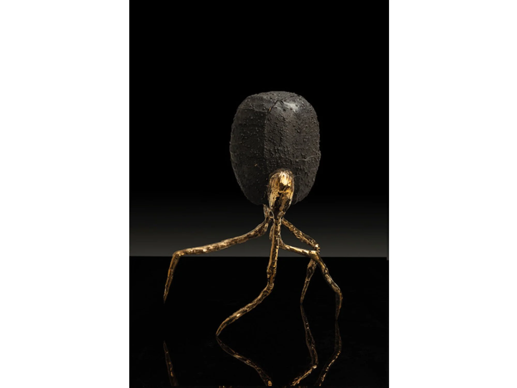 Jeske Haak contemporary bronze sculpture “Caught By Time”, translating hidden aspects of the underwater world into lasting form.