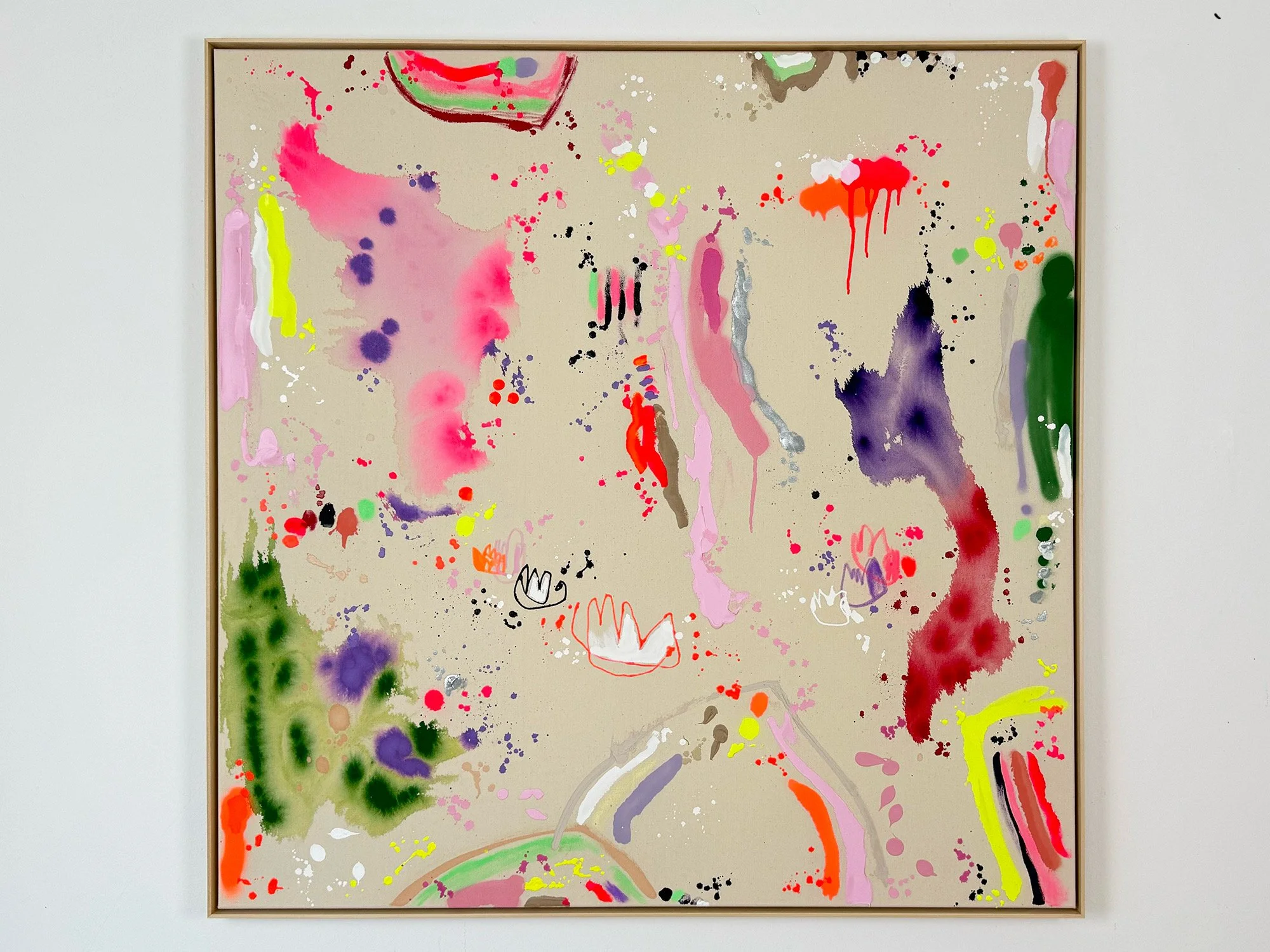 Auszeit (Time Out) by Vera Klaus, colourful abstract mixed media painting with pink, yellow and violet gestures on raw canvas