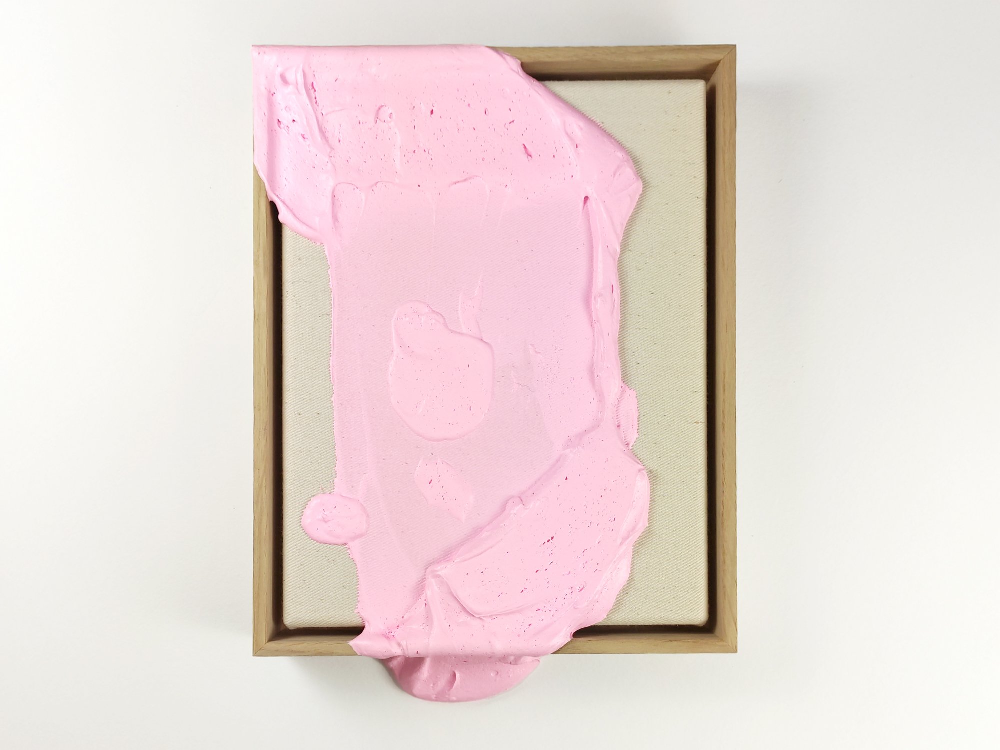 Textured abstract painting Bubblegum by Karen van de Vliet with thick layered paint in pink tones forming a relief-like surface