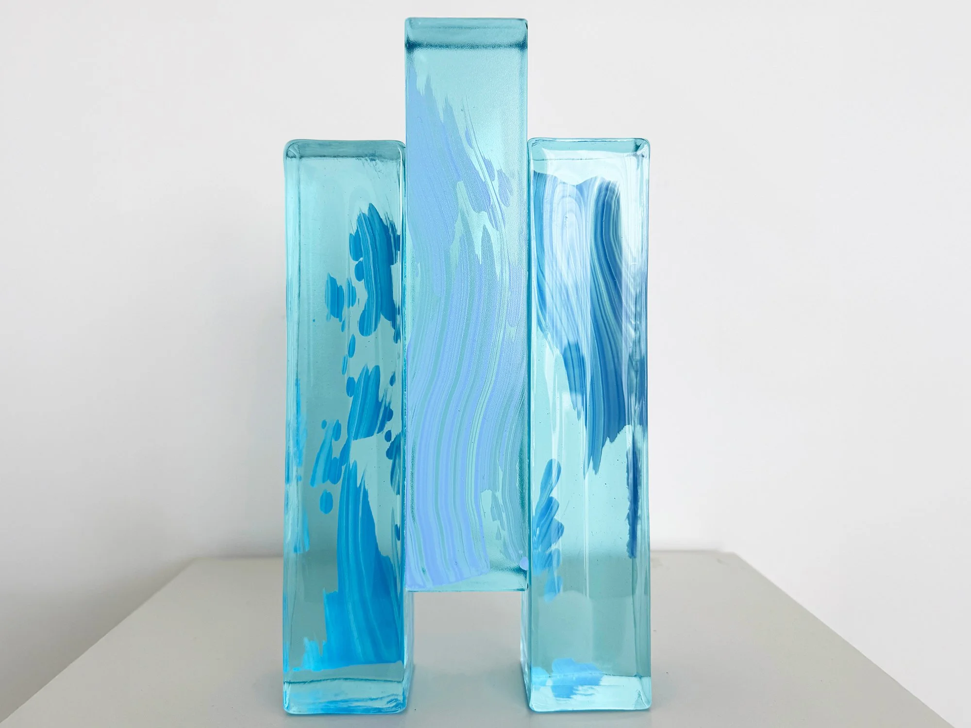 Frontview of Spatial Shade II, new glass sculptures by renowned artist Lisette Schumacher