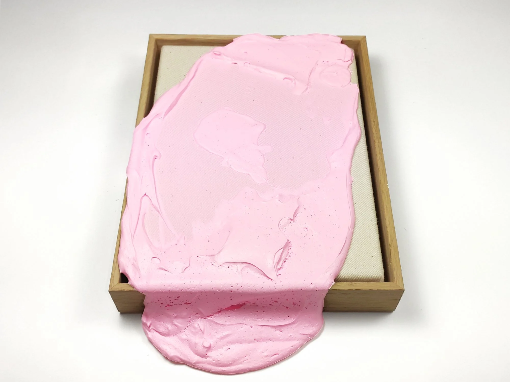 Contemporary abstract painting Bubblegum by Karen van de Vliet with sculptural paint texture and soft pink tones