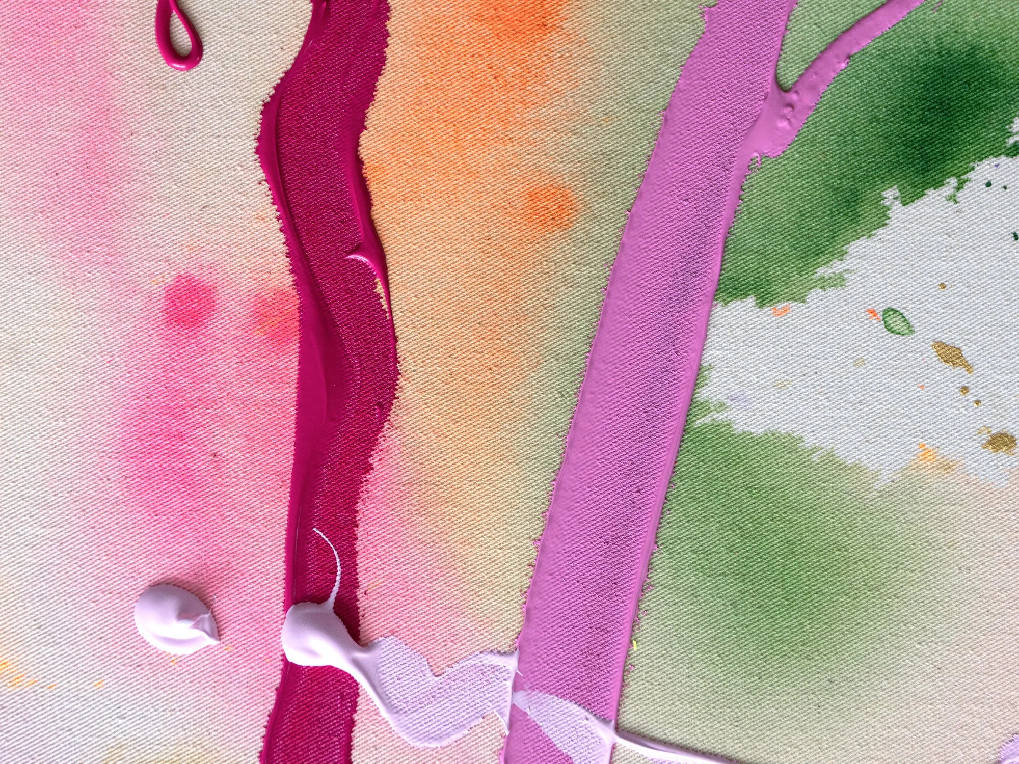 Close-up of sorgenfrei by Vera Klaus, showing bold pink and lilac paint lines, orange spray textures and green washes on canvas.