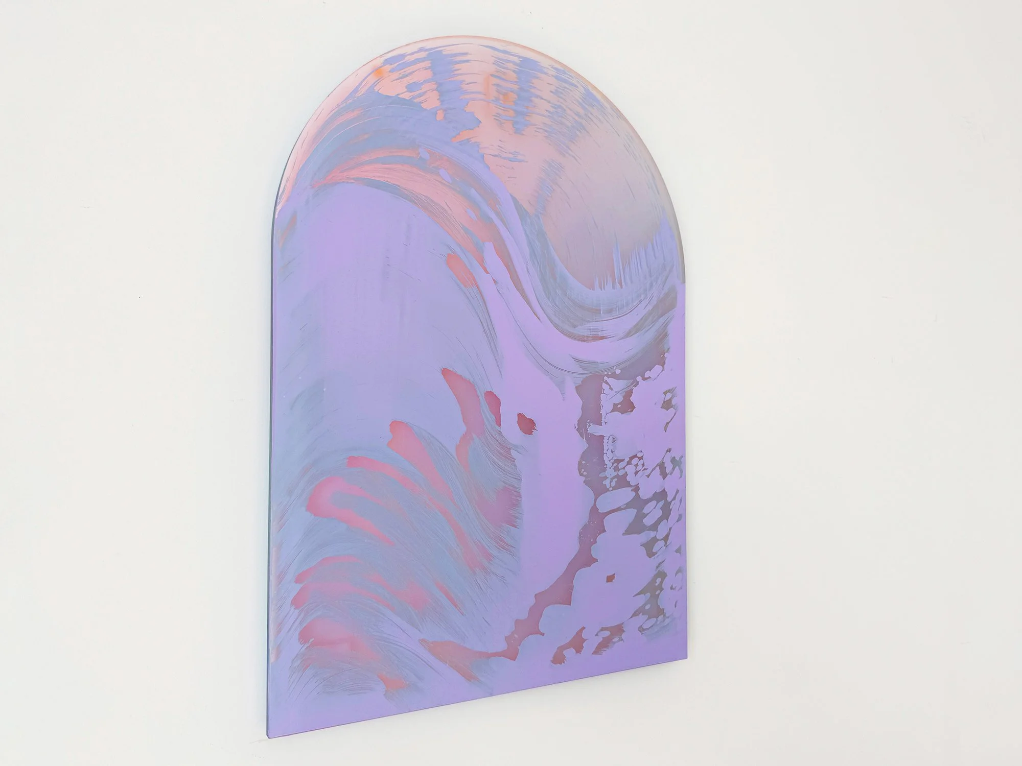 Side view of Arch I by Lisette Schumacher, revealing the slim panel and the precise edge of the arch-shaped form.