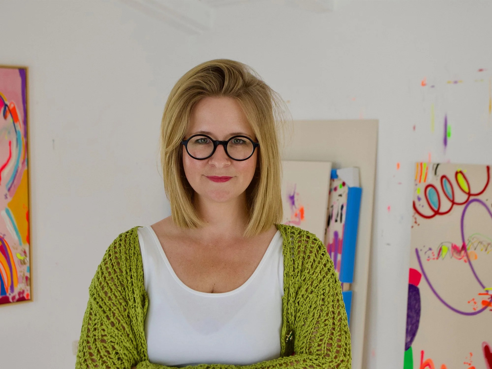 Portrait of artist Vera Klaus in her studio