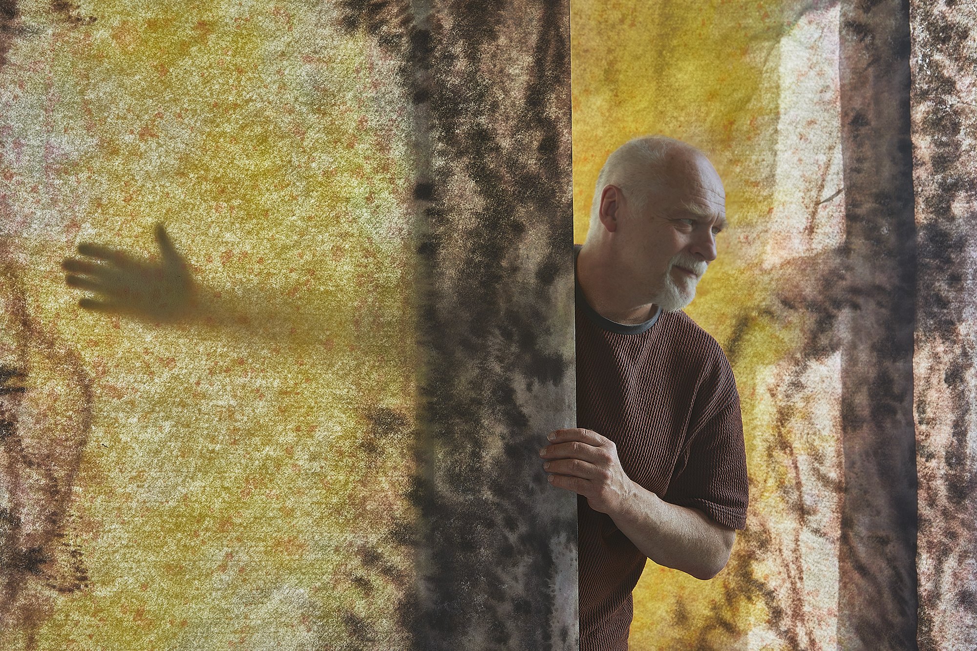 Artist Jan Theun van Rees within a set-up for his artwork