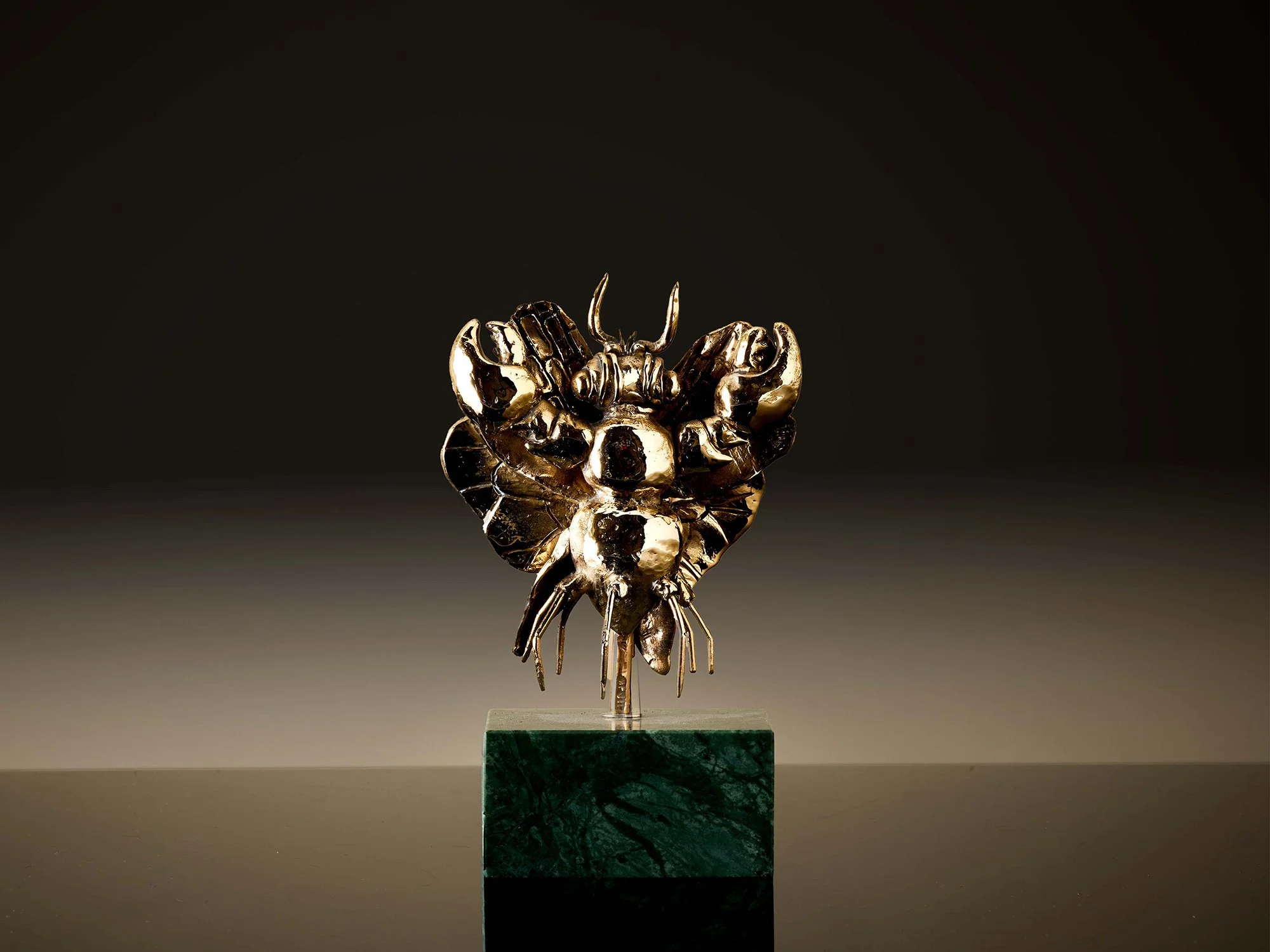 Walking-Flower-Jeske-haak-bronze-marble-2024-1.jpg