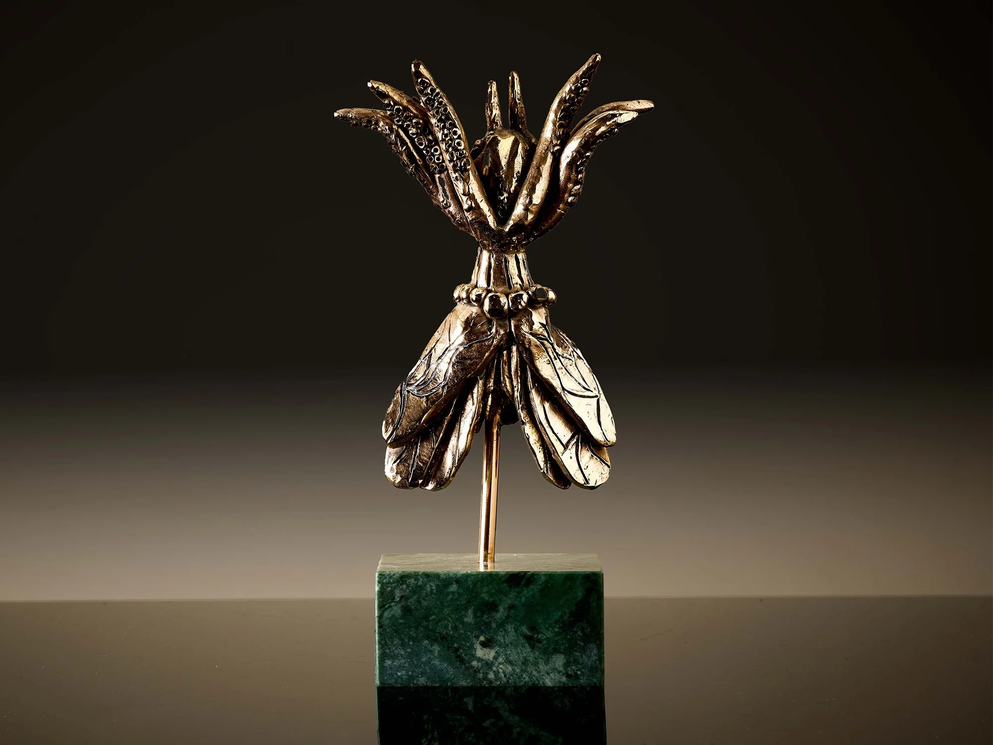 Diving-Flower-Jeske-haak-bronze-marble-2024-2.jpg