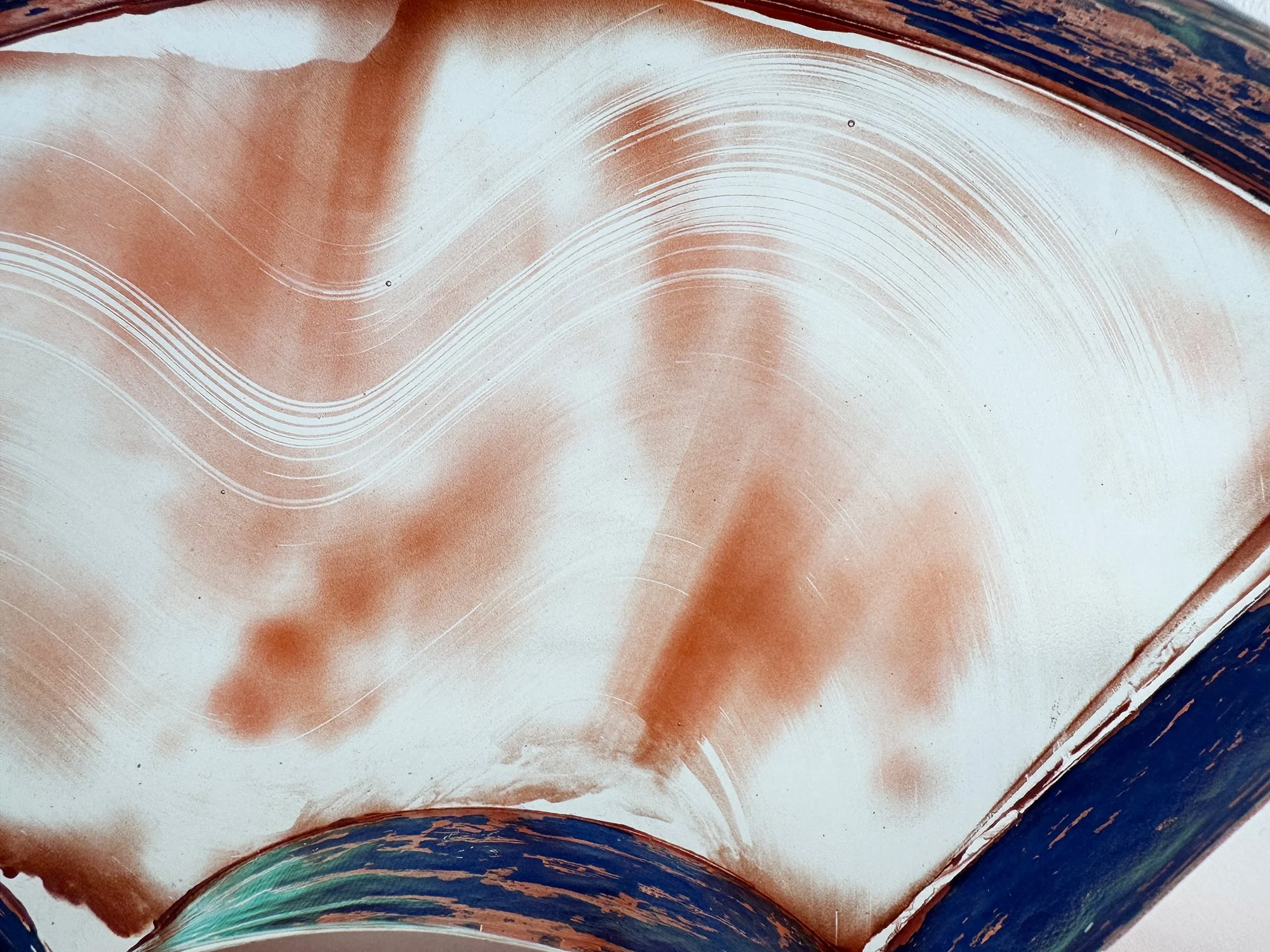 Detail of the green-tinted glass edge of Spatial Shade Segment II by Lisette Schumacher.