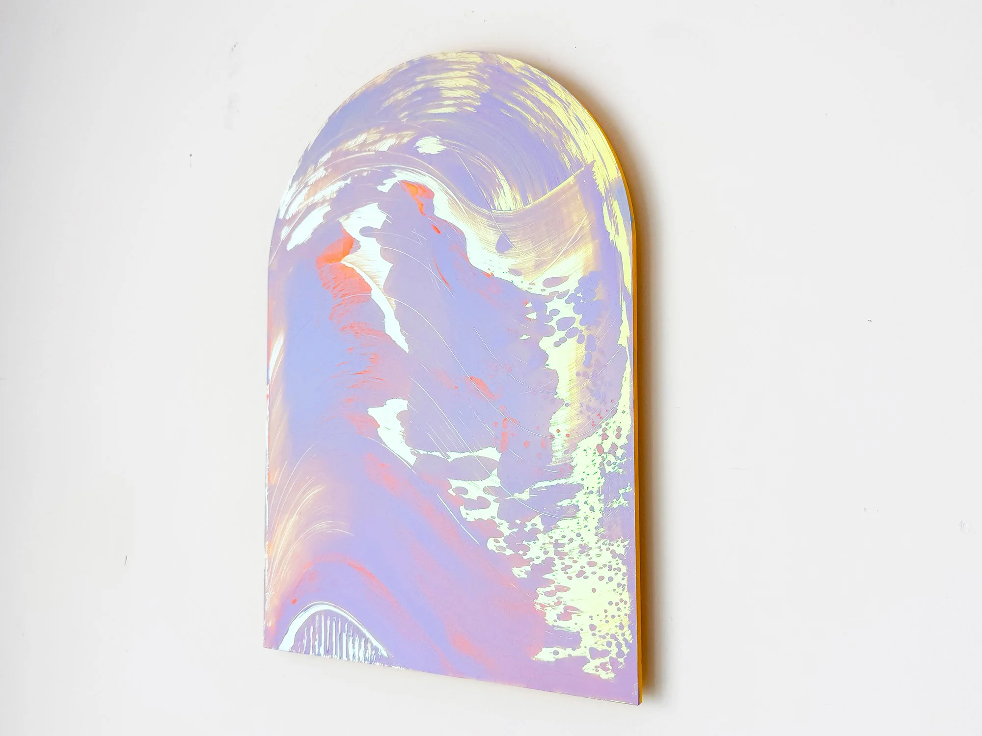 Angled side view of Arch III, where the arched form and gradual colour transitions become more visible across the surface.