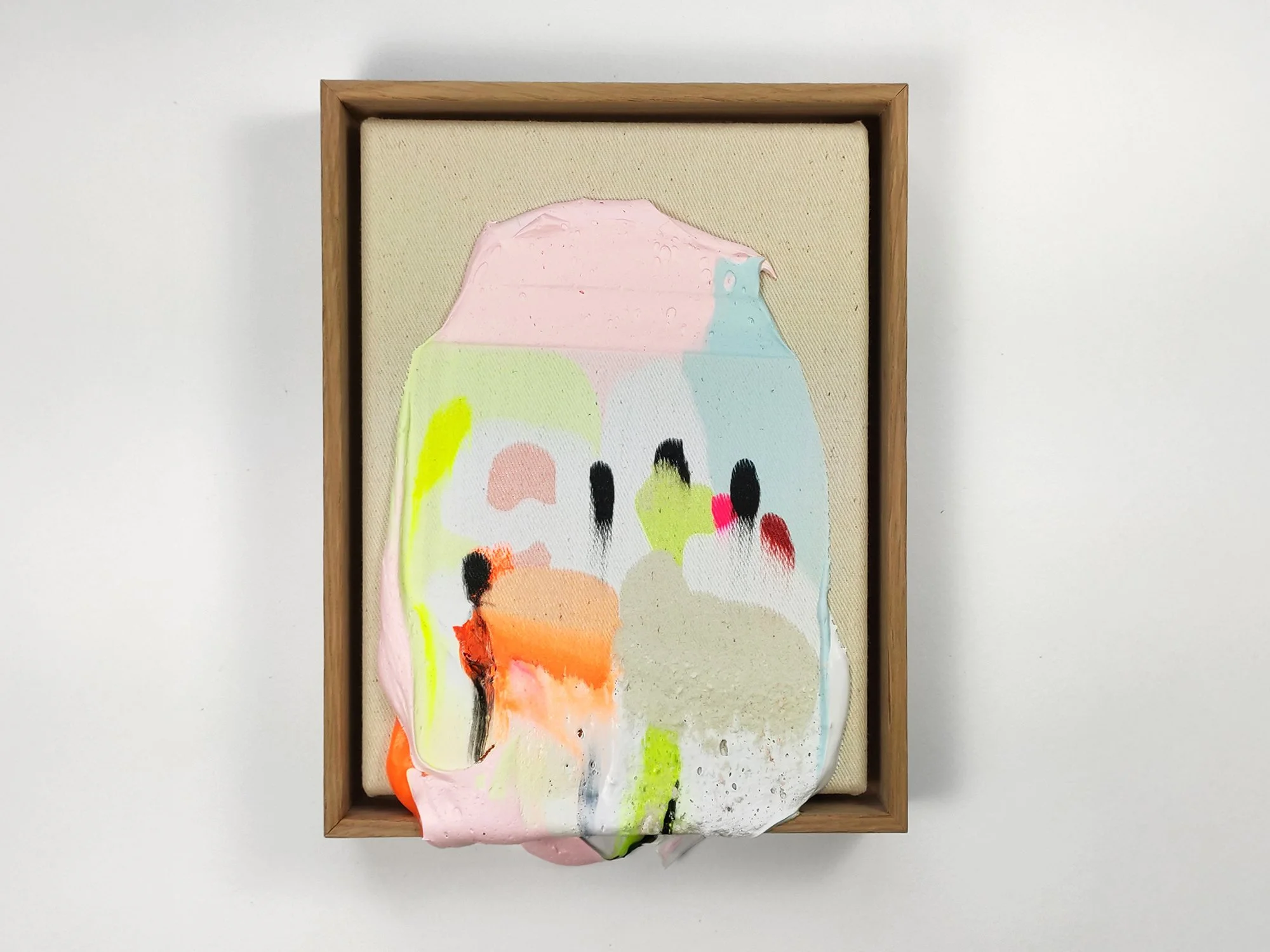 Front view of a Poppie series artwork by Karen van de Vliet, showing sculptural paint layers, textured sand surfaces and bright colour accents.