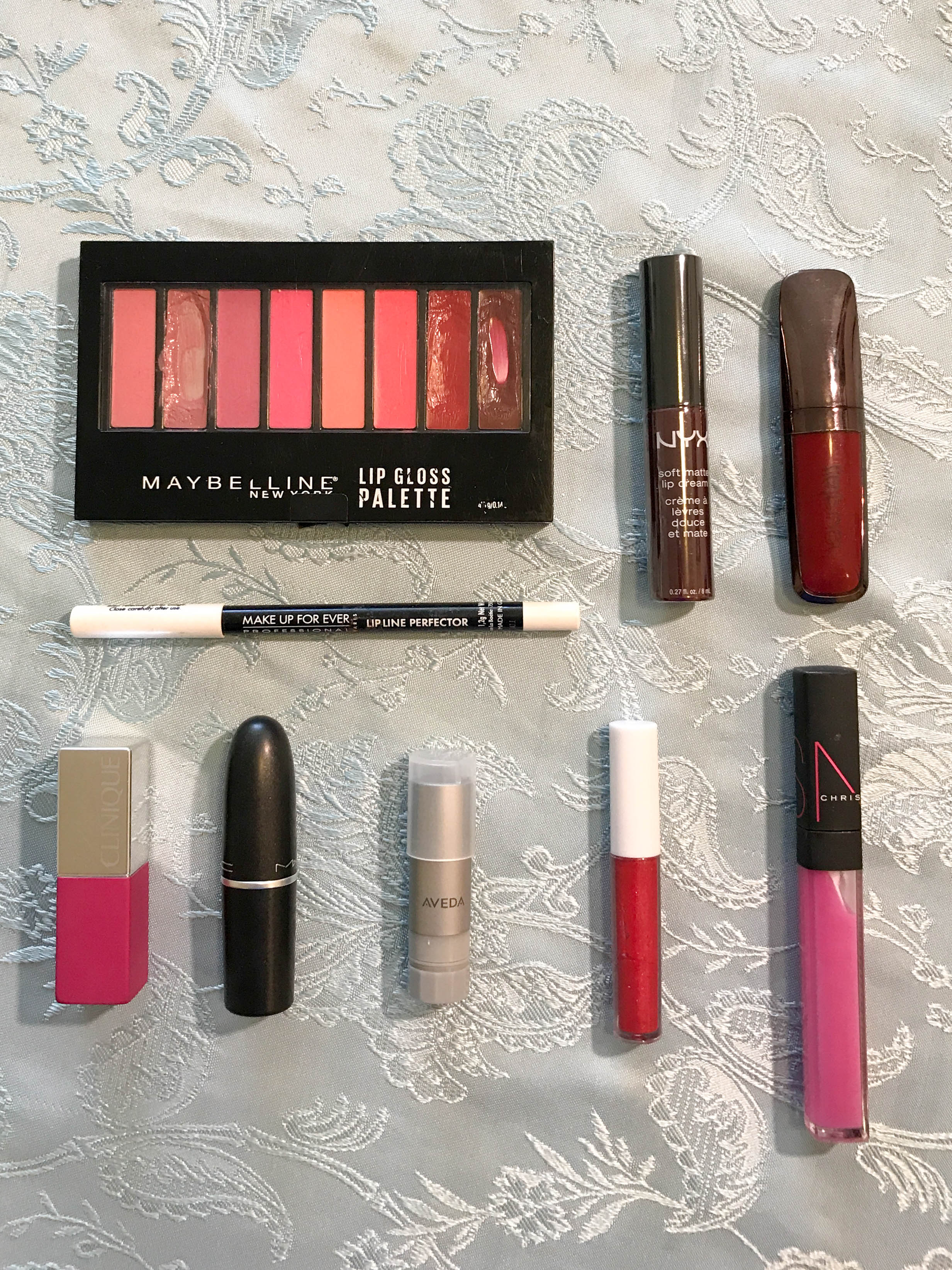Lips: 1 clear liner, 1 chapstick, 7 lipsticks