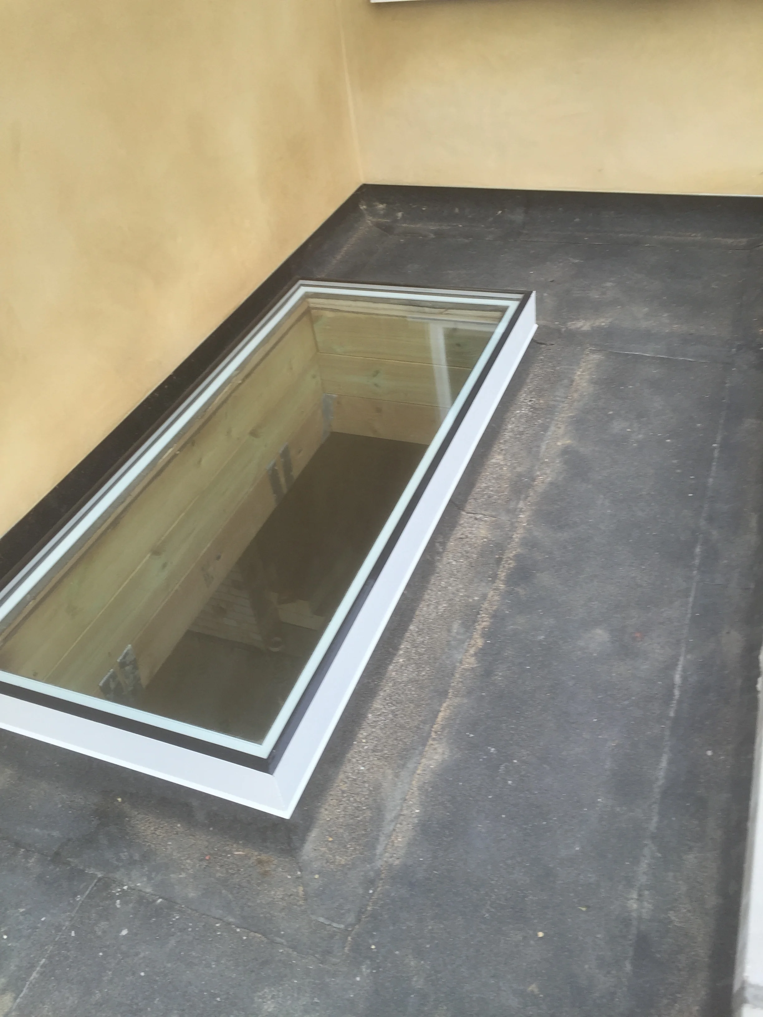 Flat roof with skylight Sidcup
