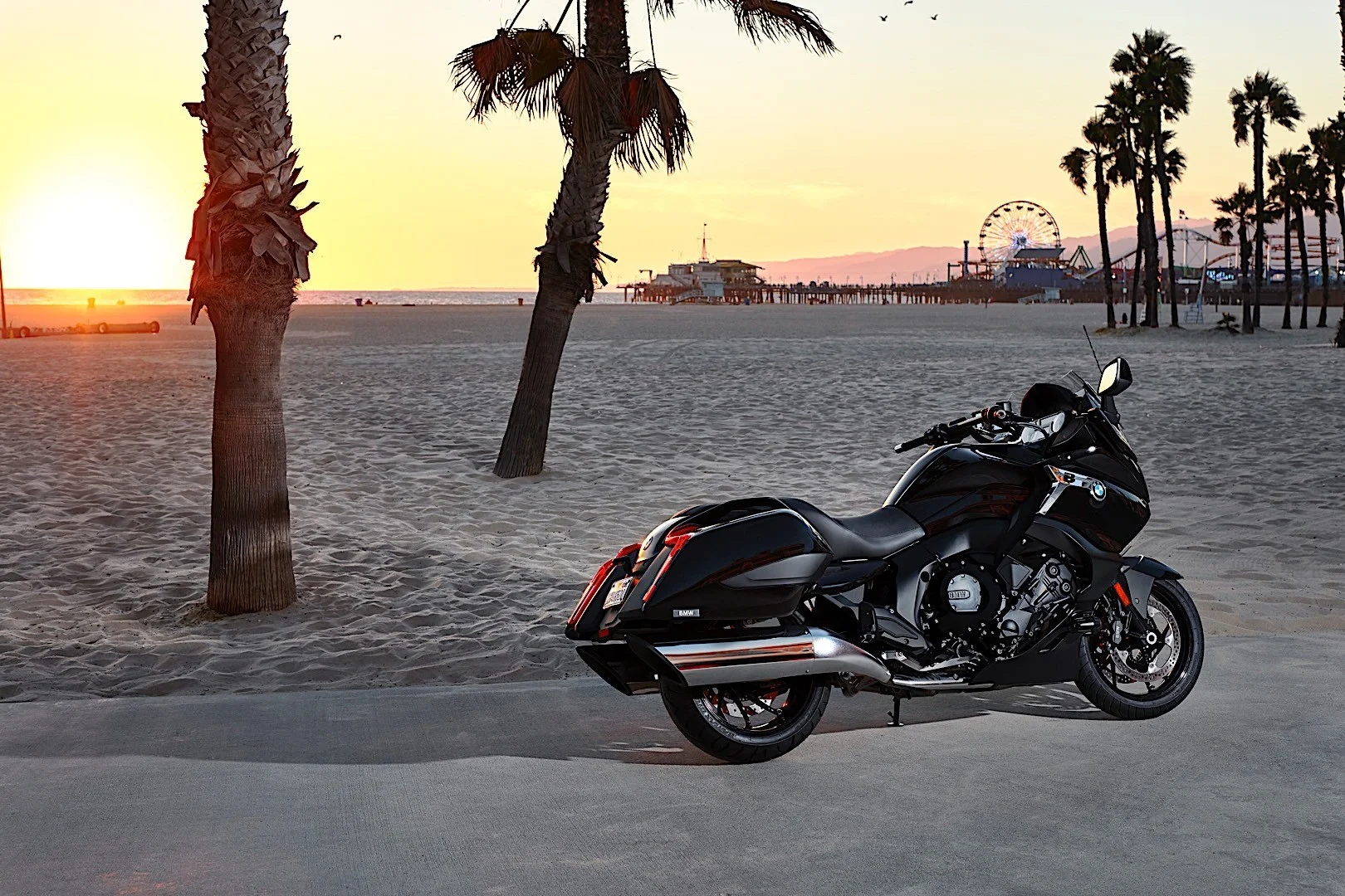2017-bmw-k-1600-b-debuts-in-the-us_3.jpg