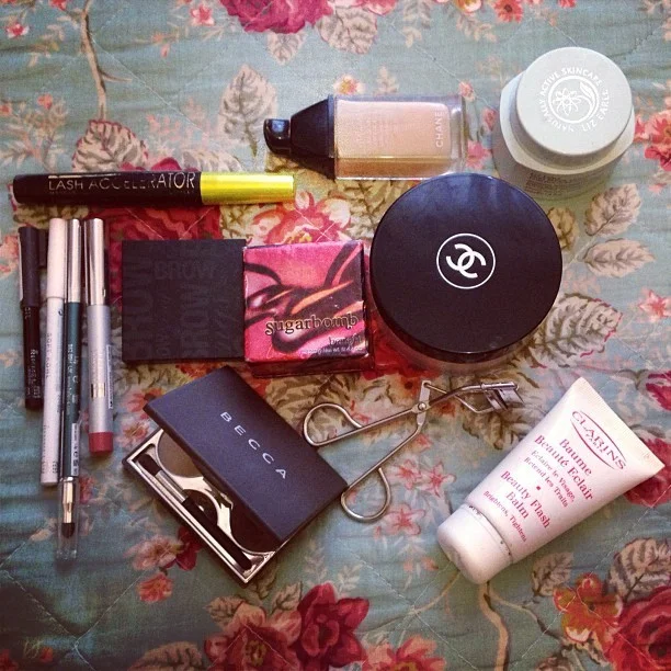 #todayimwearing Base: @lizearle skin repair moisturiser, #Clarins Beauty flash balm, @chanel vitalumiere foundation #20 & translucent loose powder - natural.
Cheeks: #Benefit Sugarbomb blusher.
Eyes: #BECCA Atlas Demi-Matt eyeshadow, #HelenE eyeliner - Aqua, #Rimmel Lash Accelerator mascara #002 Brown/Black, Soft Kohl eyeliner pencil in #071 pure white.
Brows: Benefit Browzings and Rimmel brow pencil #004 Black/Brown.
Lips: HelenE lip crayon in nectar.