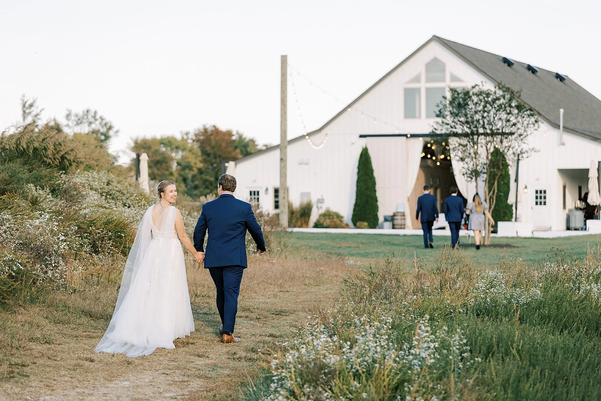 White-Barn-Wedding-Venue-Kylan-Barn-Samantha-Jay-Photography_0046.jpeg