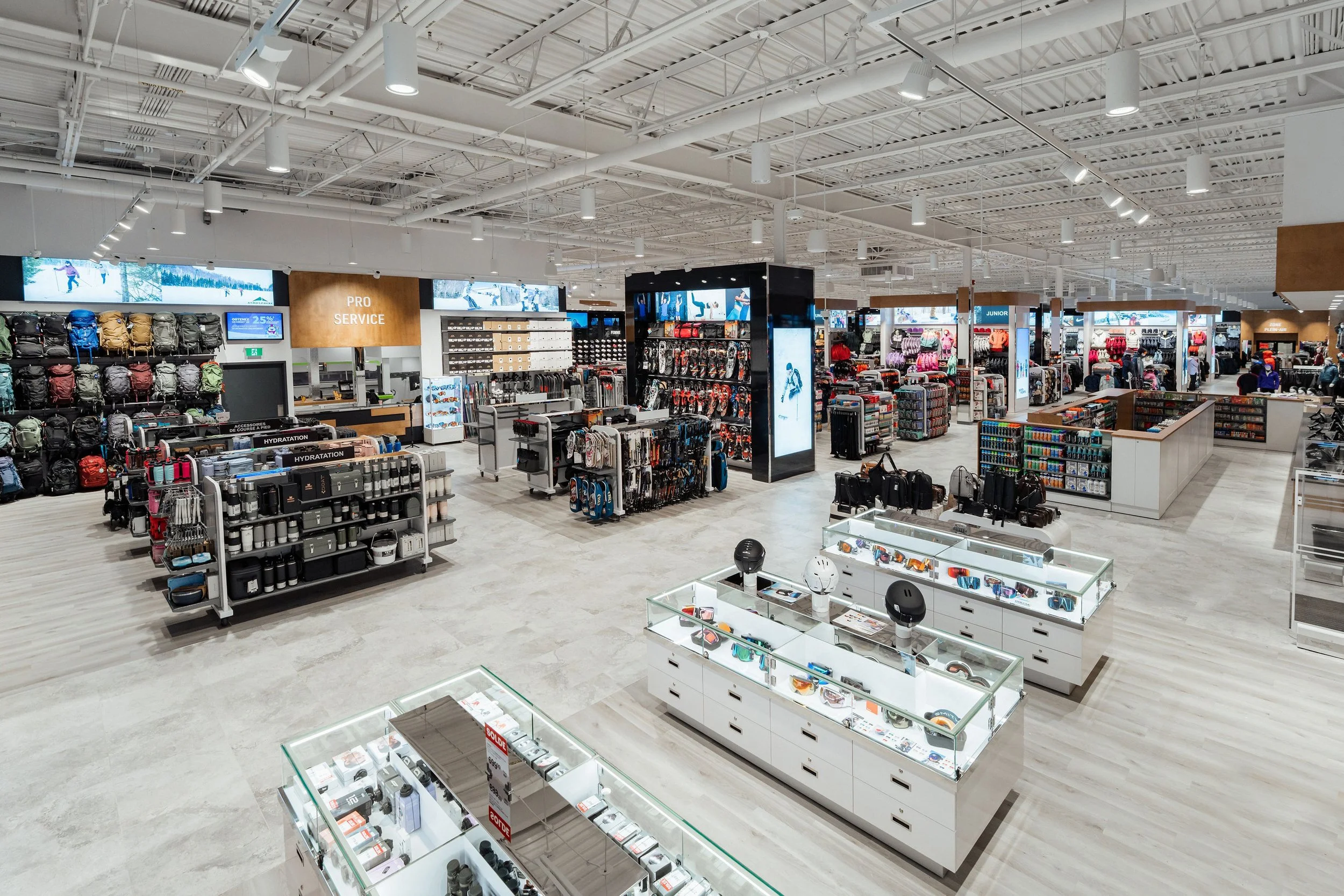 5 2025-12-16SportsExperts_TremblantMagasin_Highresolution_332.jpg