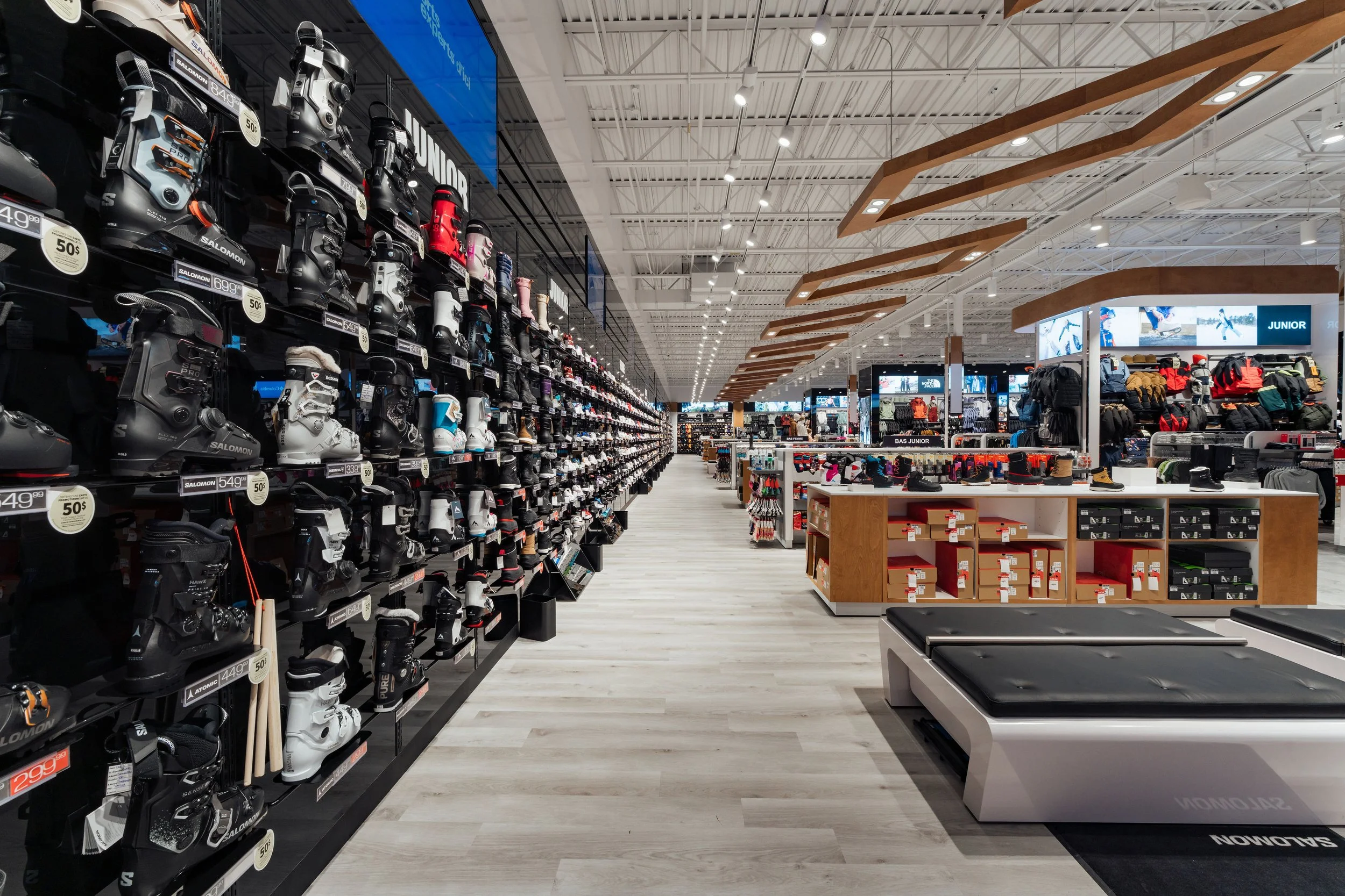 2025-12-16SportsExperts_TremblantMagasin_Highresolution_14.jpg