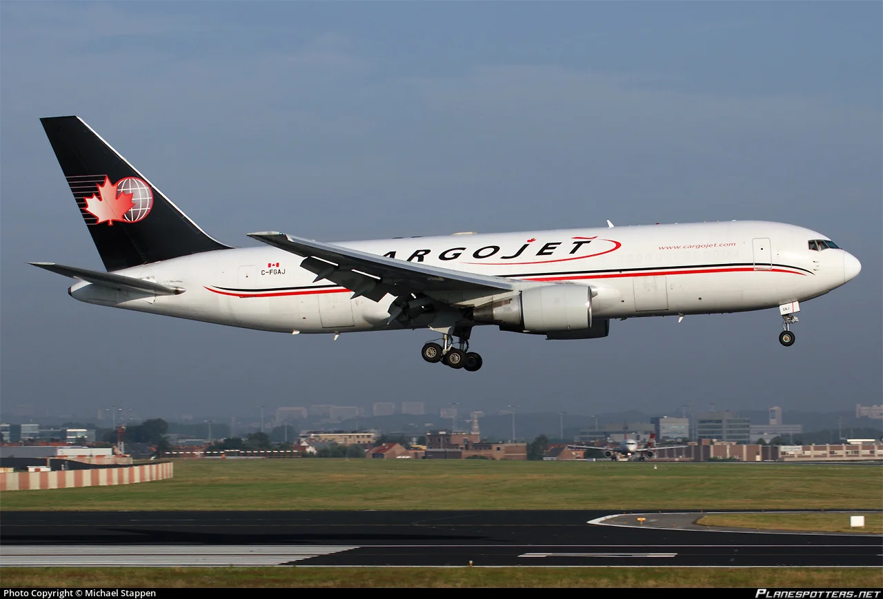 cargojet-airways-boeing-767.jpg