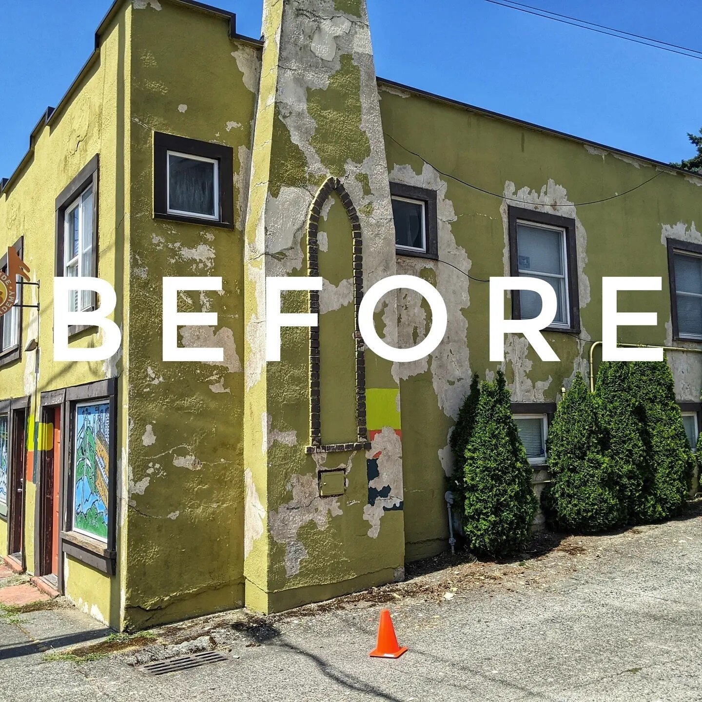 What an awesome transformation to the West Side Music Academy. We think their bold color selections paid off!! 📯 🎷 🥁 🎸
#TropicalOrange #AmazonGreen #YellowBanner #BenjaminMoore #allpropainting #westsidemusicacademy #WestSeattle